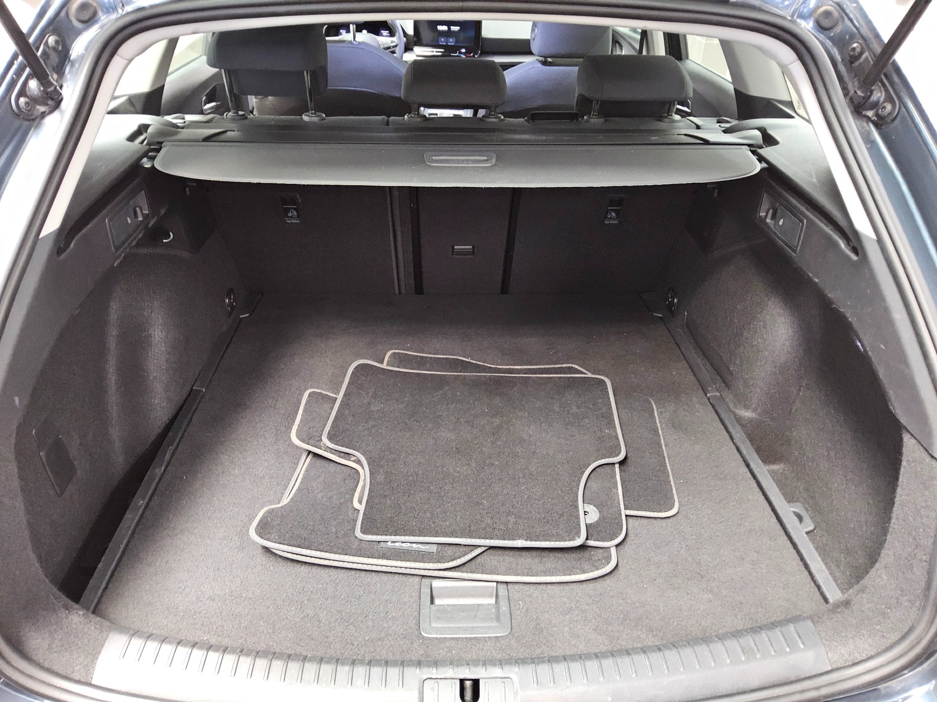 Seat Leon Sportstourer 2.0 TDI Style Navi LED vc RfK 12