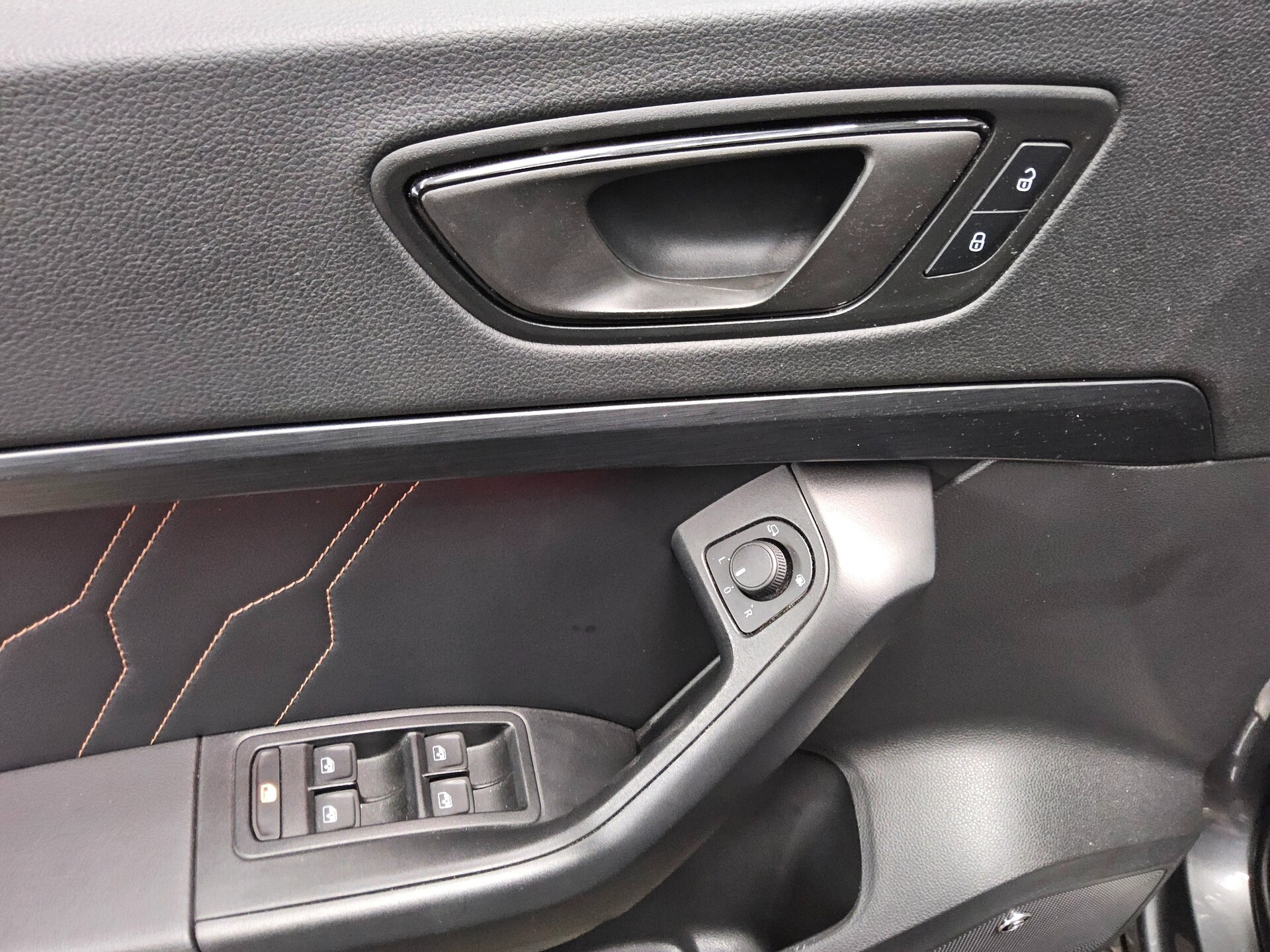 Cupra Ateca 2.0 TSI 4Drive Navi LED vc Beats 360° AHK 10