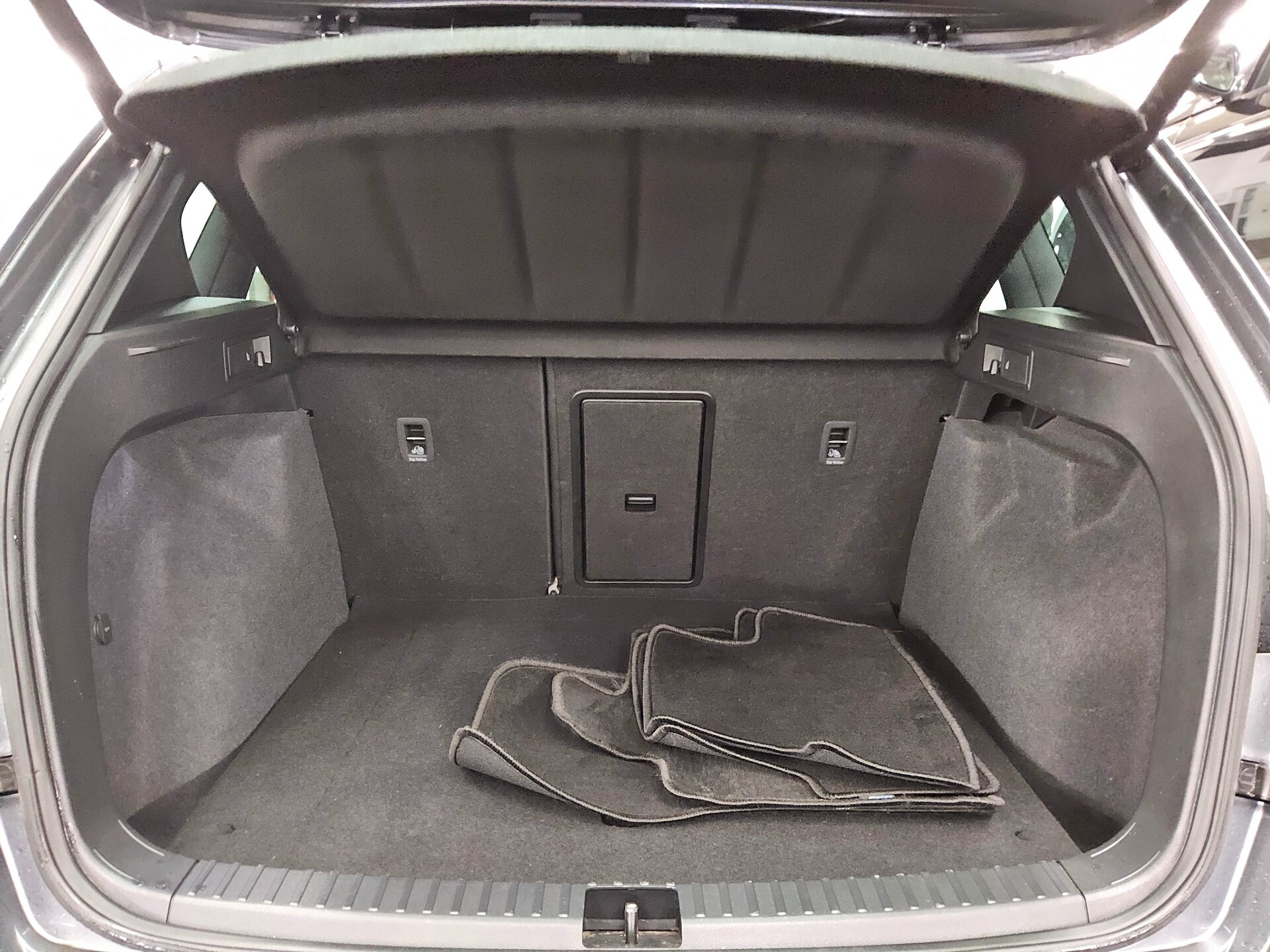 Cupra Ateca 2.0 TSI 4Drive Navi LED vc Beats 360° AHK 12