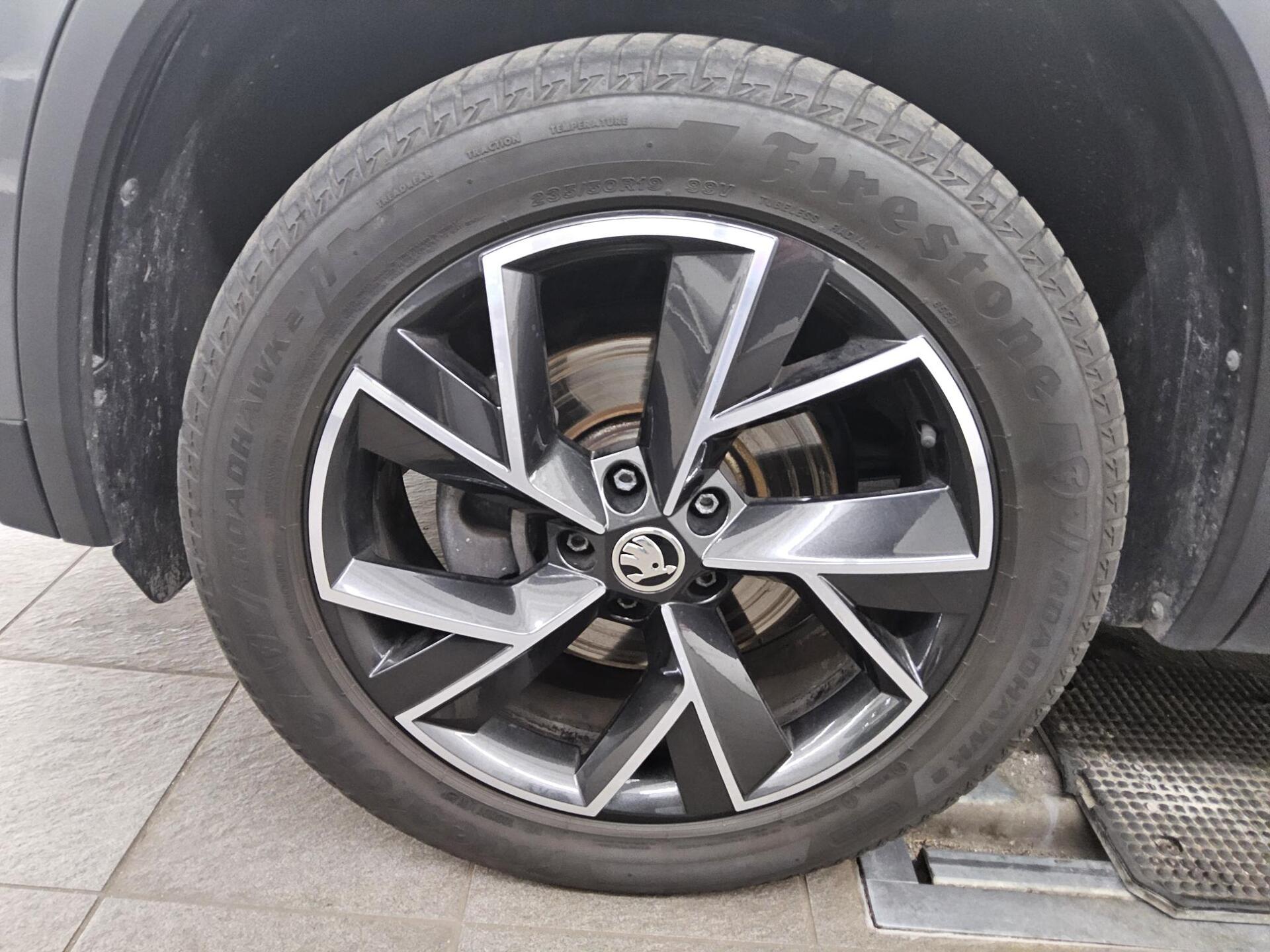 Skoda Kodiaq 2.0 TDI Style T-Leder Navi LED VC RFK AHK 11