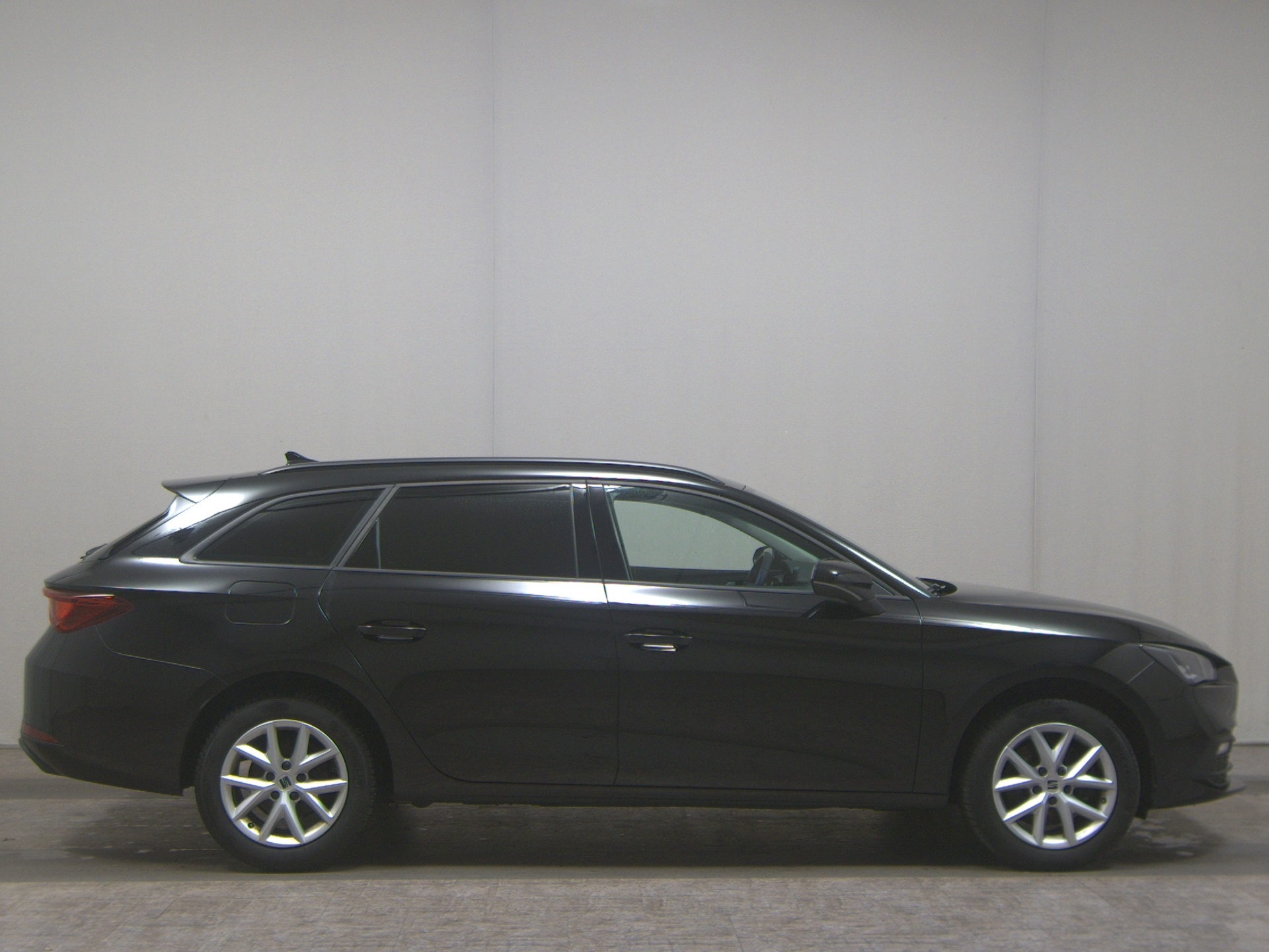 Seat Leon Sportstourer 2.0 TDI Style Navi LED vc RfK