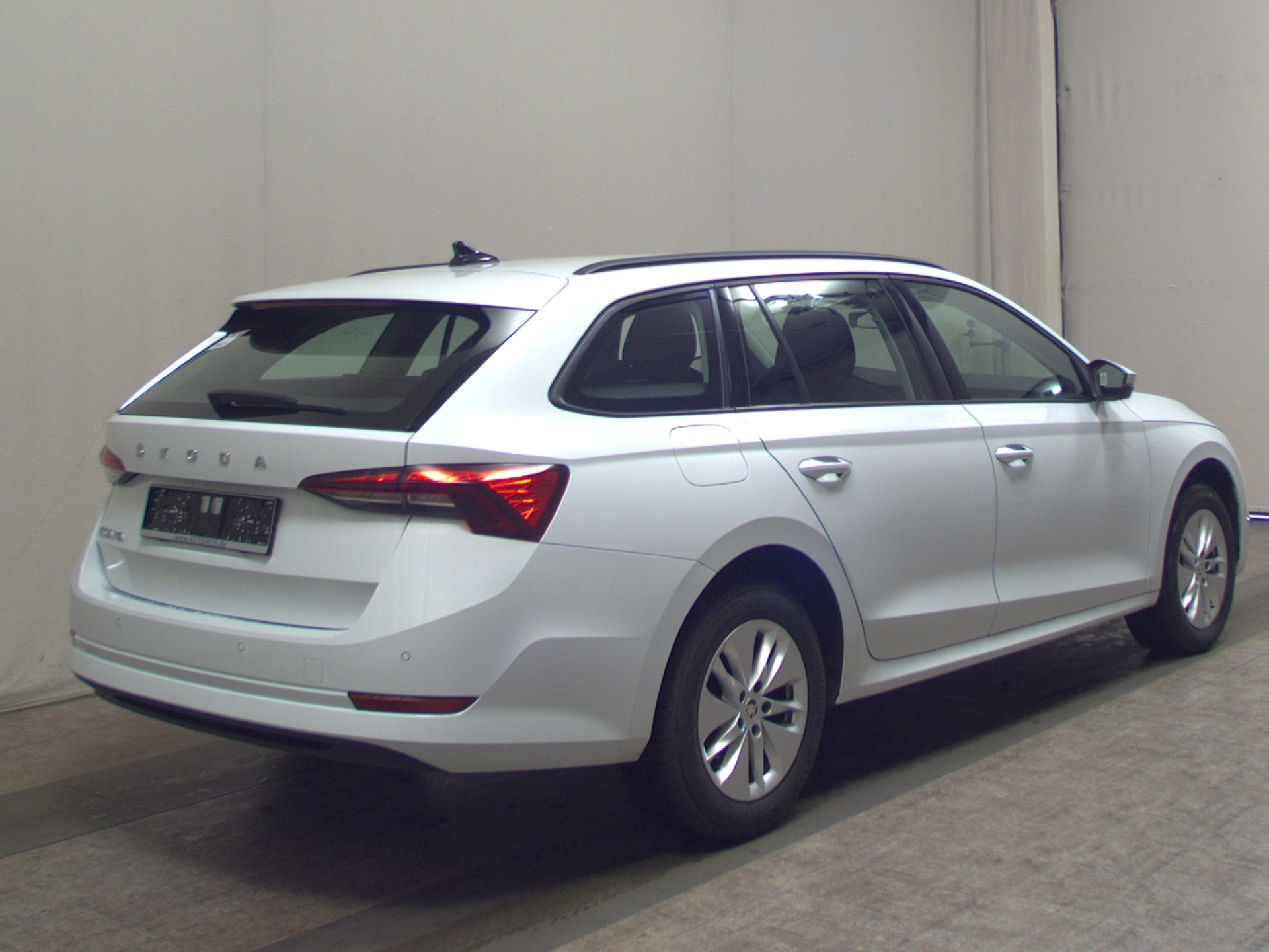 Skoda Octavia Kombi 2.0 TDI Ambition Navi LED Virtual 4