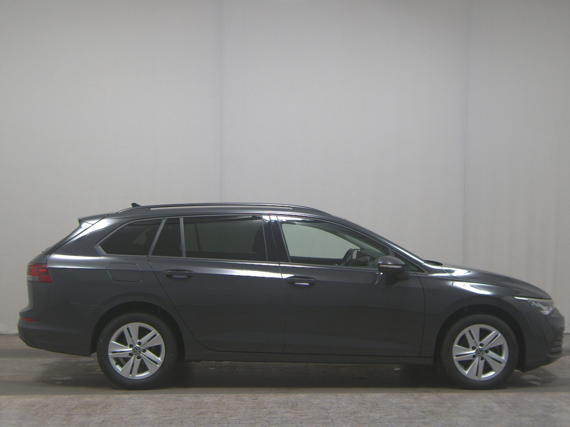 Volkswagen Golf-8 Var. 2.0 TDI Life Navi LED AID AHK ACC