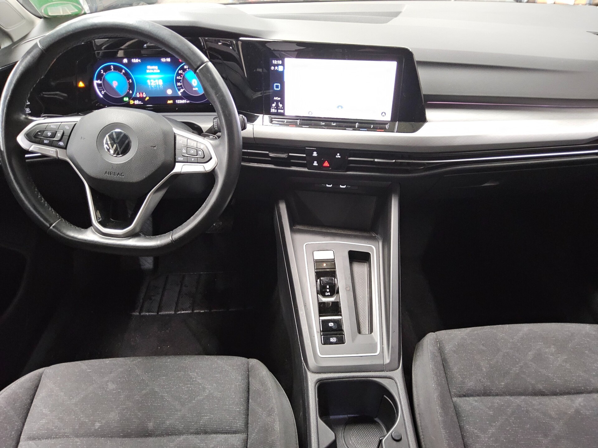 Volkswagen Golf-8 Var. 2.0 TDI Life Navi LED AID AHK ACC 5