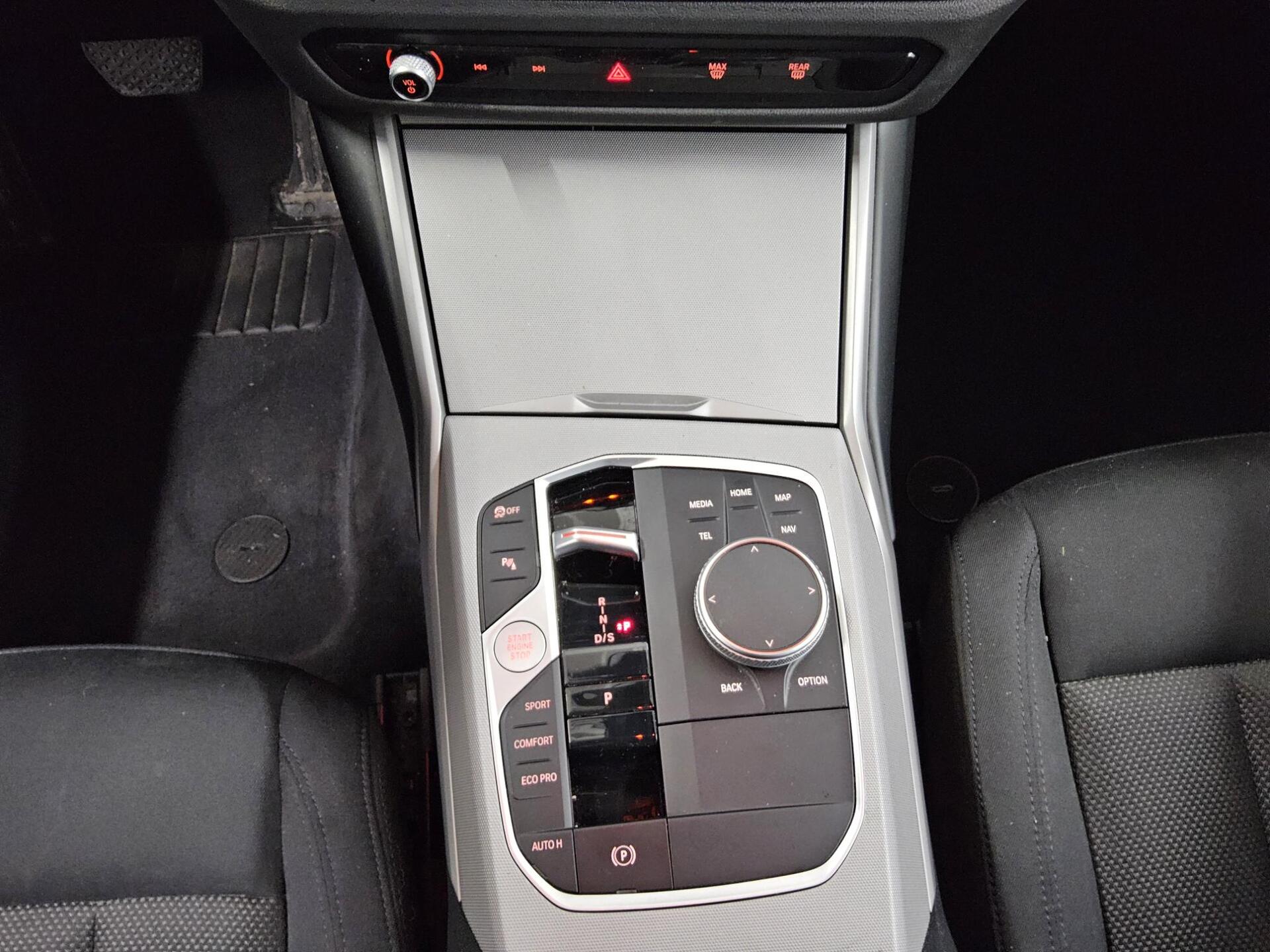 BMW 320dA Touring Navi LED Curved Kamera SHZ 6