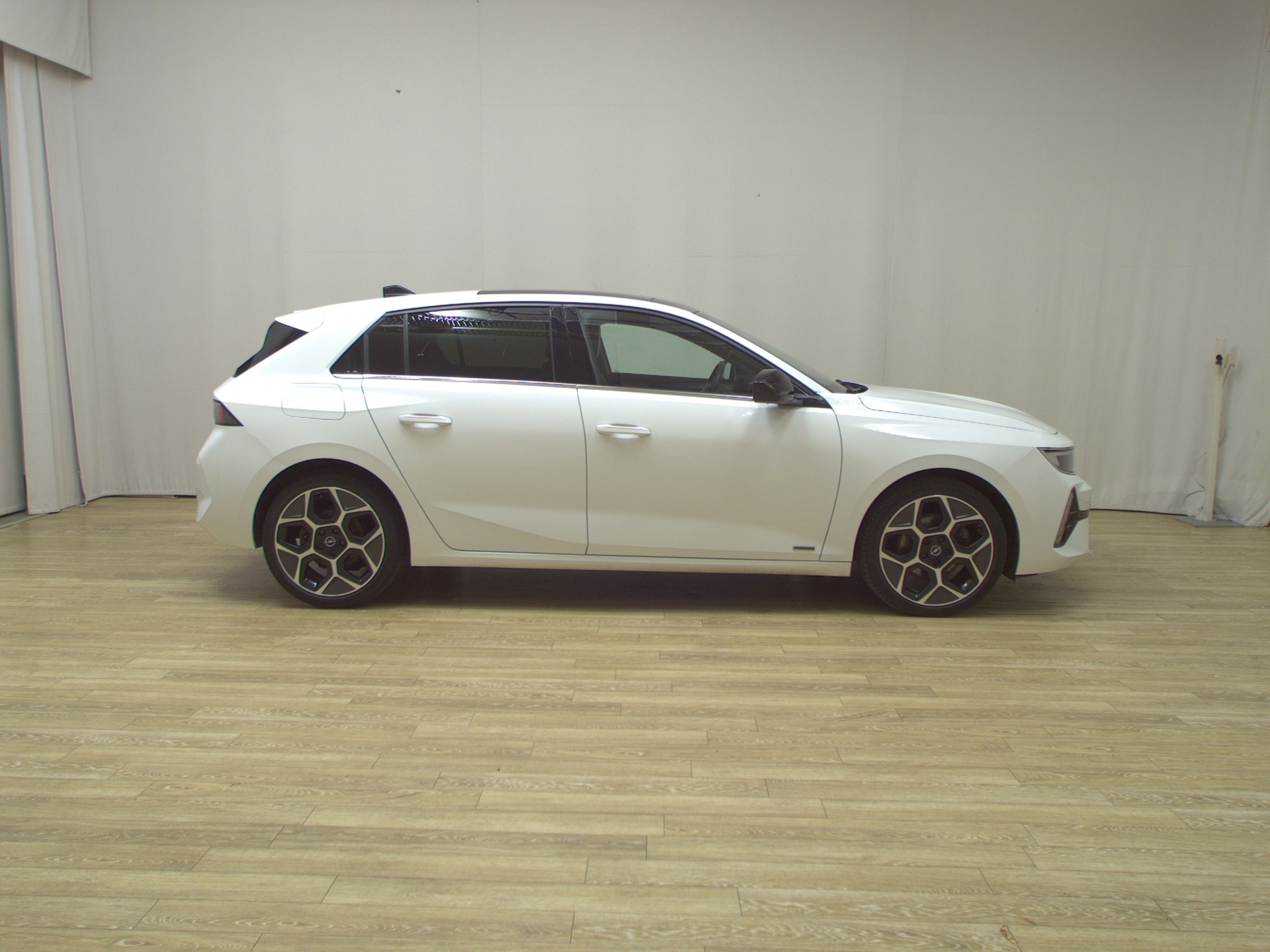 Opel Astra 1.5 D Ultimate Navi LED Pano T-Leder 360°