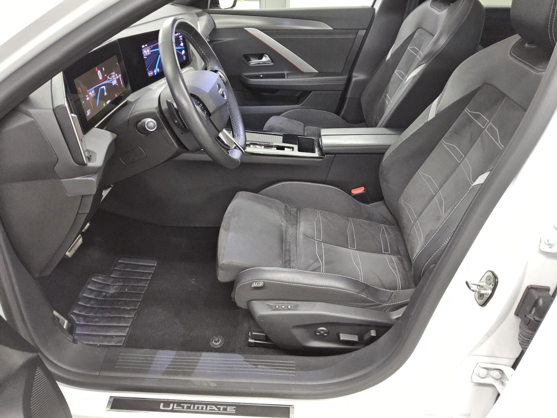 Opel Astra 1.5 D Ultimate Navi LED Pano T-Leder 360° 9