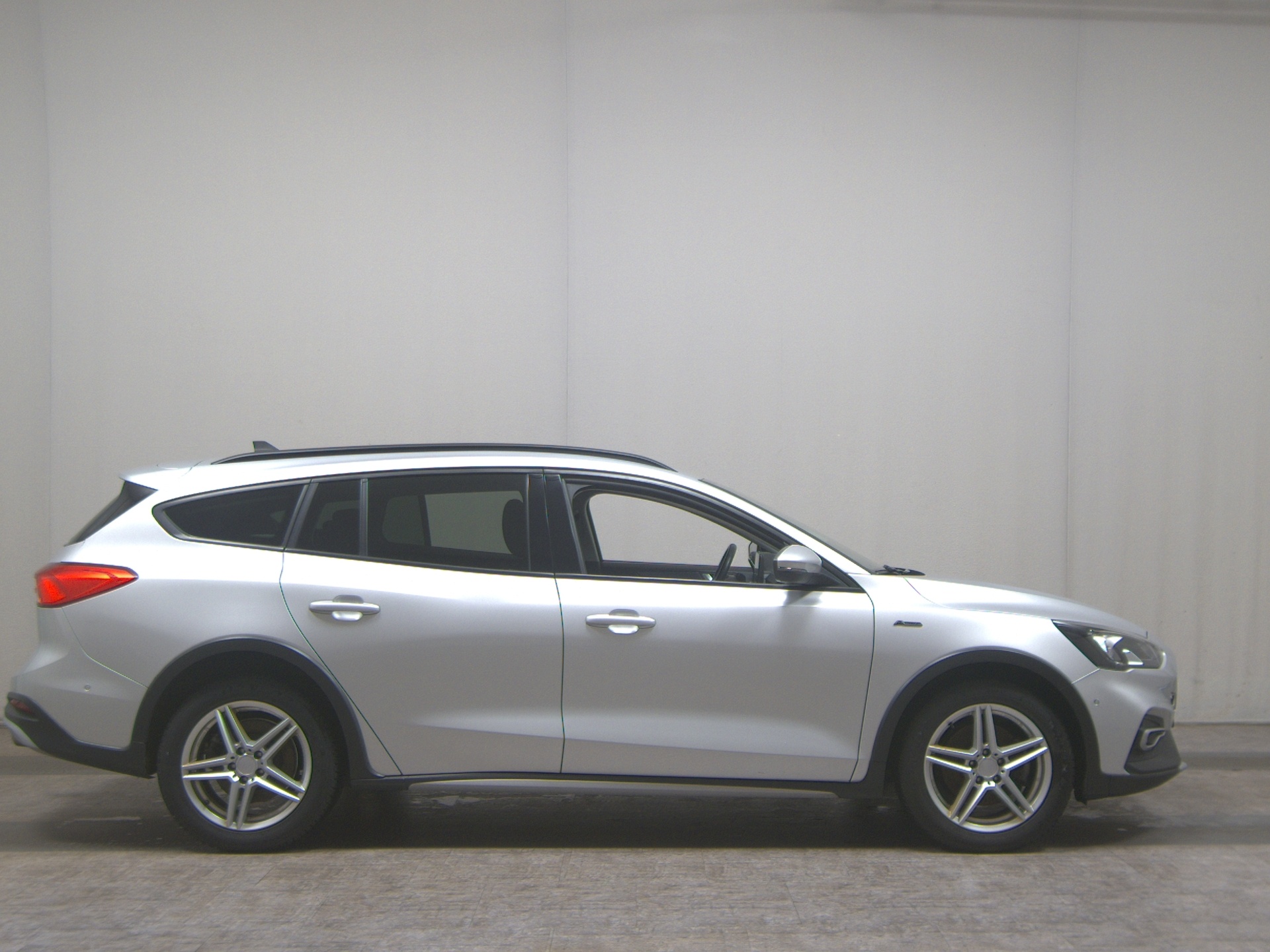 Ford Focus Turnier 1.5 EB Active Motorschaden