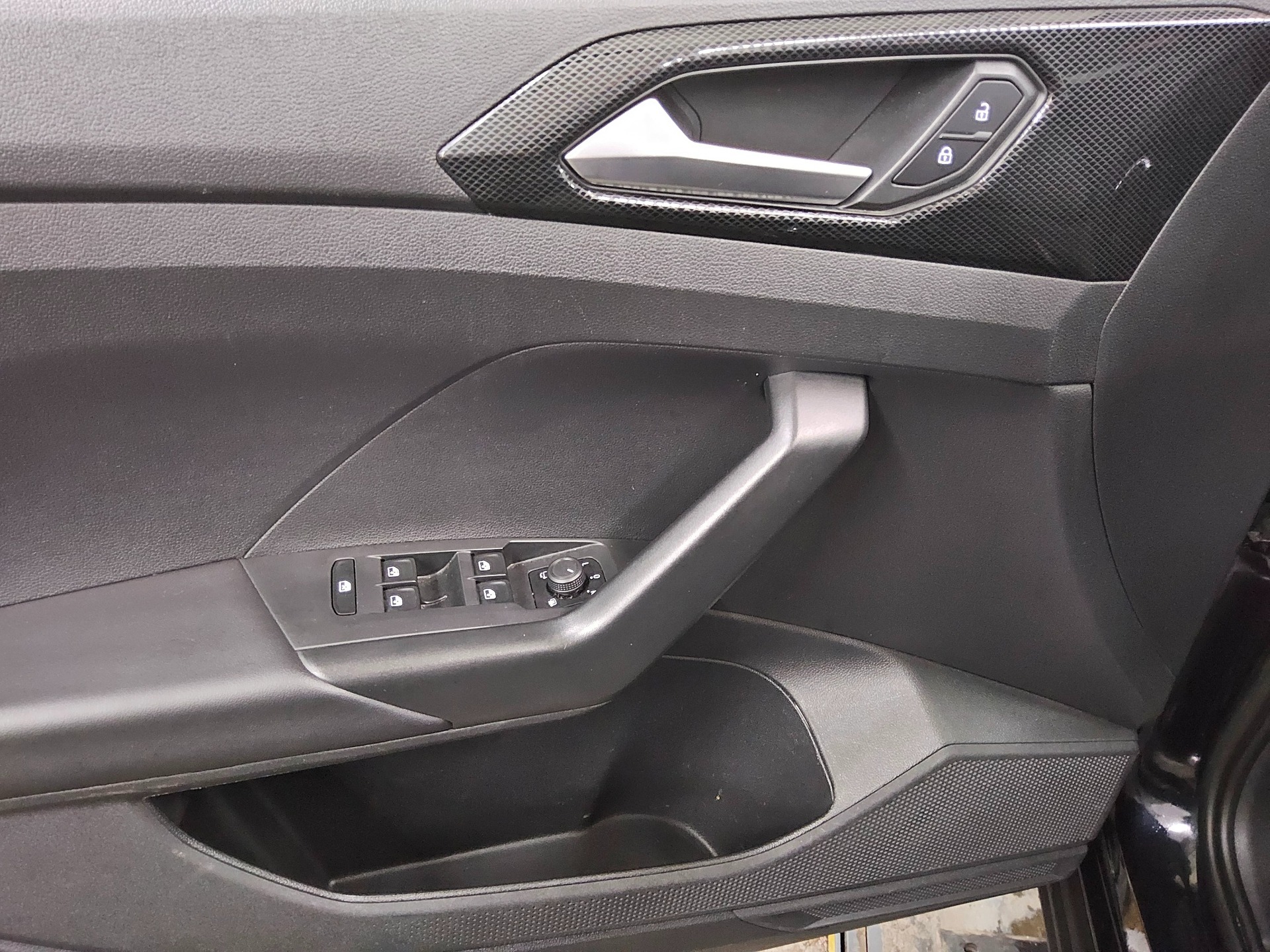 Volkswagen T-Cross 1.0 TSI Life Navi LED DC ACC PDC 10