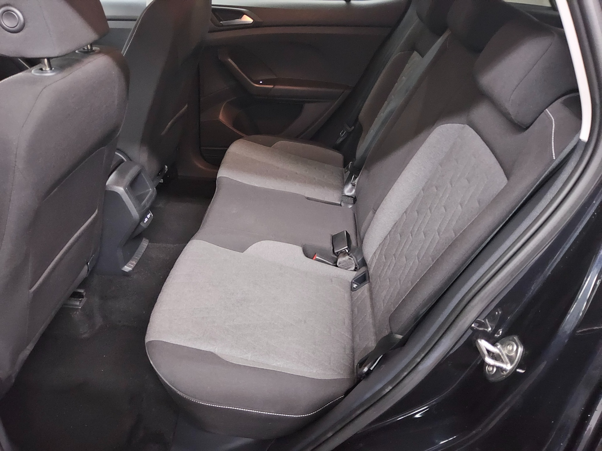 Volkswagen T-Cross 1.0 TSI Life Navi LED DC ACC PDC 13