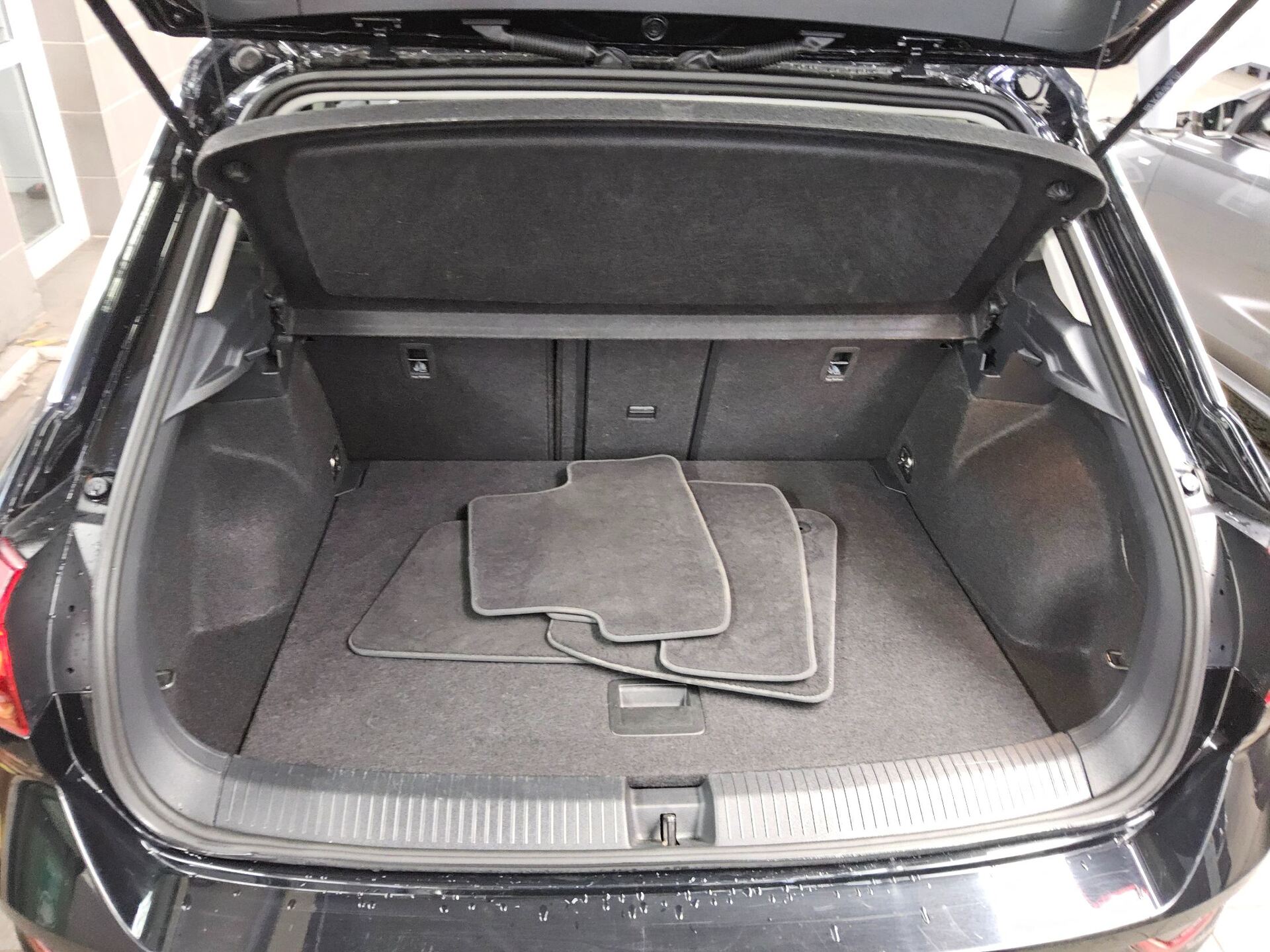 Volkswagen T-Roc 1.0 TSI Life LED DC PDC Shz DAB+ 12