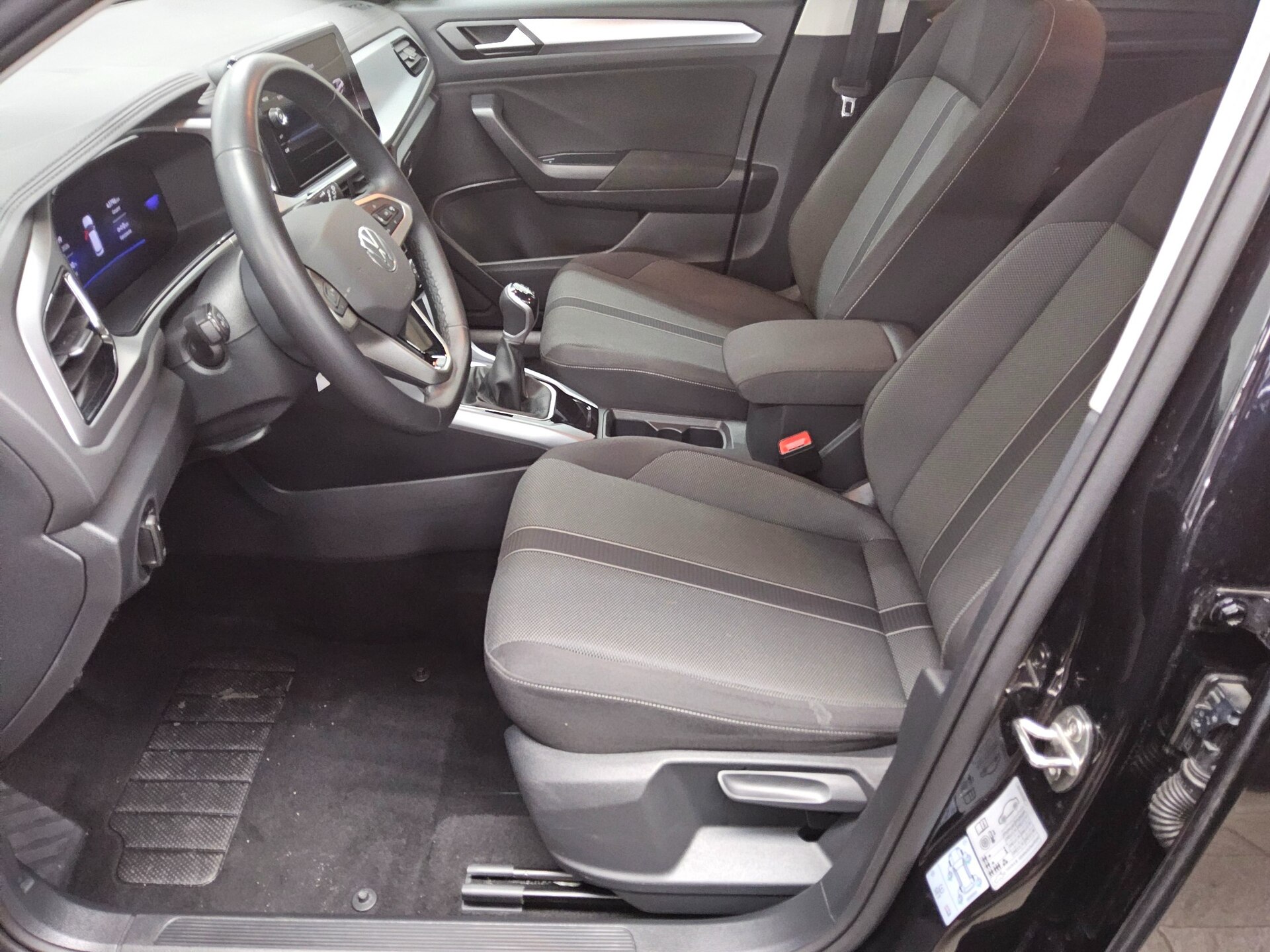 Volkswagen T-Roc 1.0 TSI Life LED DC PDC Shz BT DAB 9