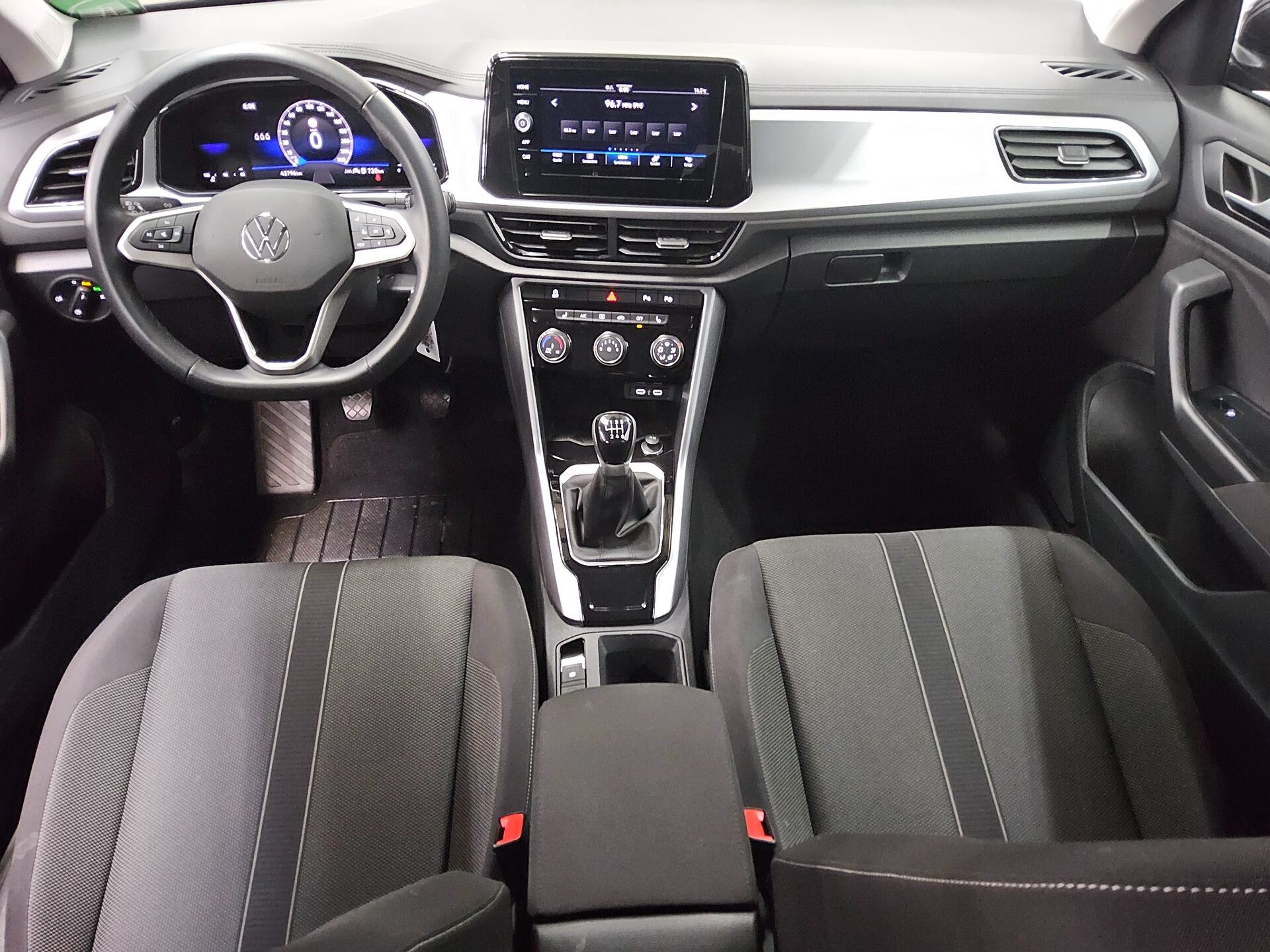 Volkswagen T-Roc 1.0 TSI Life LED DC PDC Shz BT DAB 5