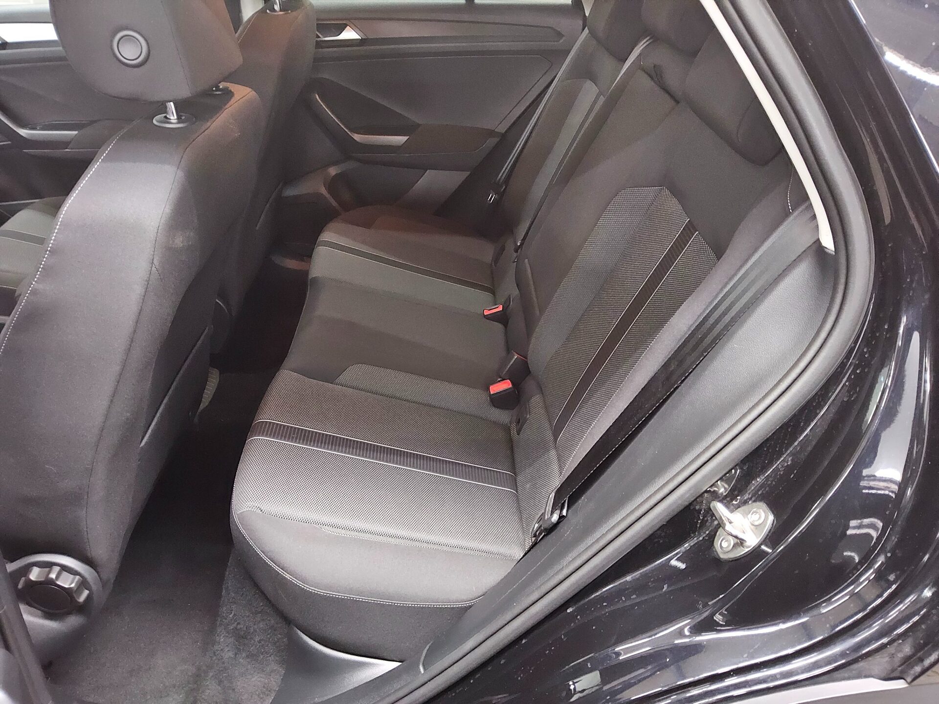 Volkswagen T-Roc 1.0 TSI Life LED DC PDC Shz BT DAB 13