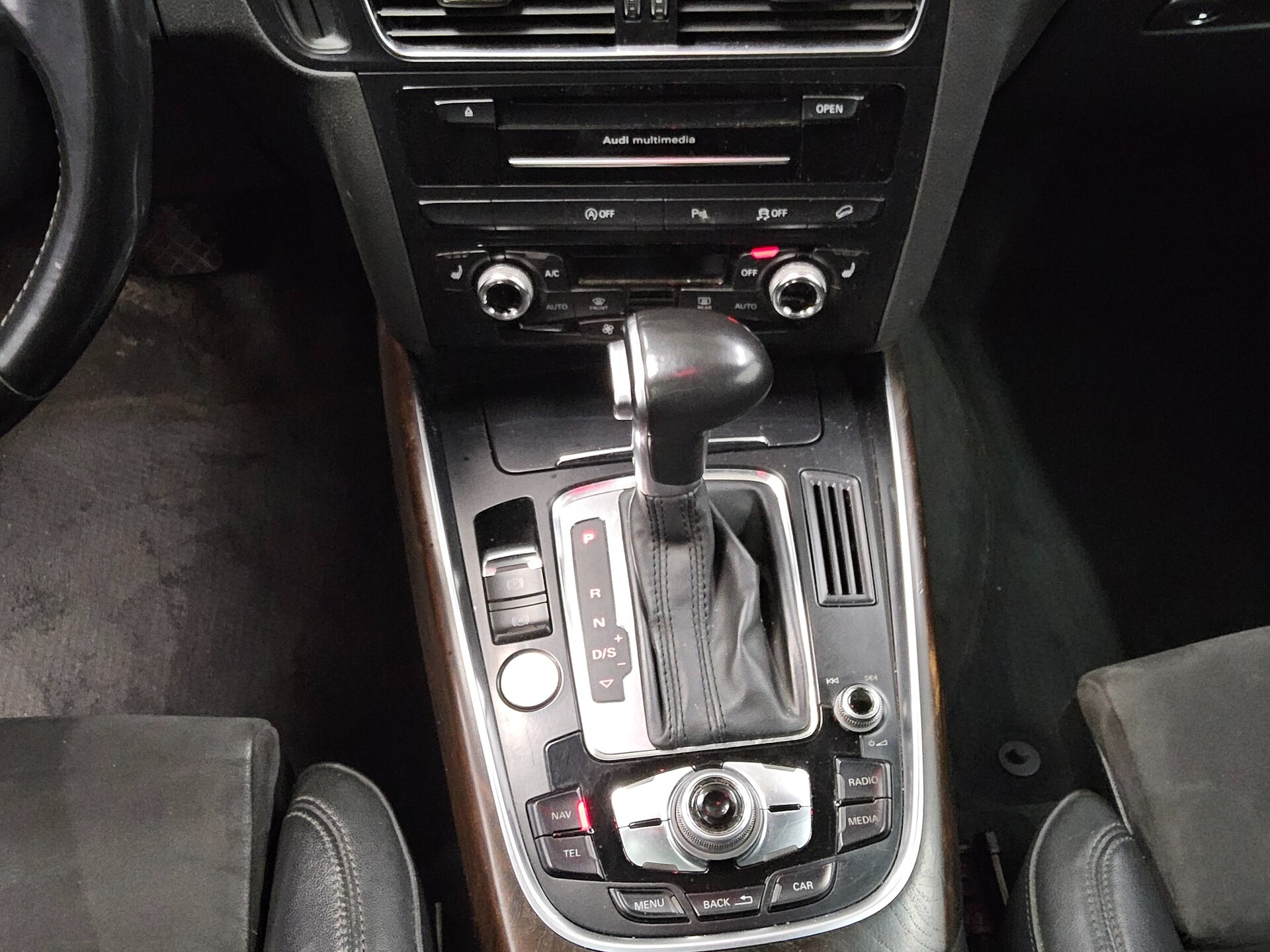 Audi Q5 3.0 TDI Qu. S-Line Navi Pano B&O RFK HU 04/27 6