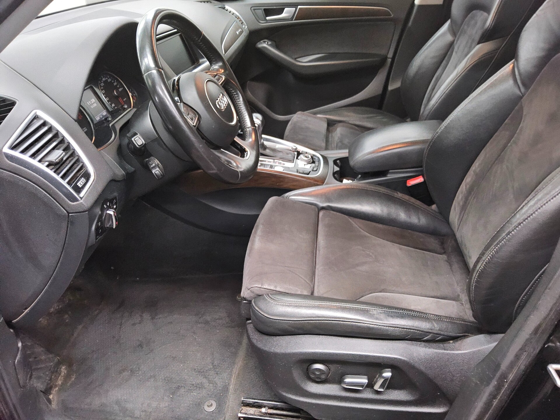 Audi Q5 3.0 TDI Qu. S-Line Navi Pano B&O RFK HU 04/27 8