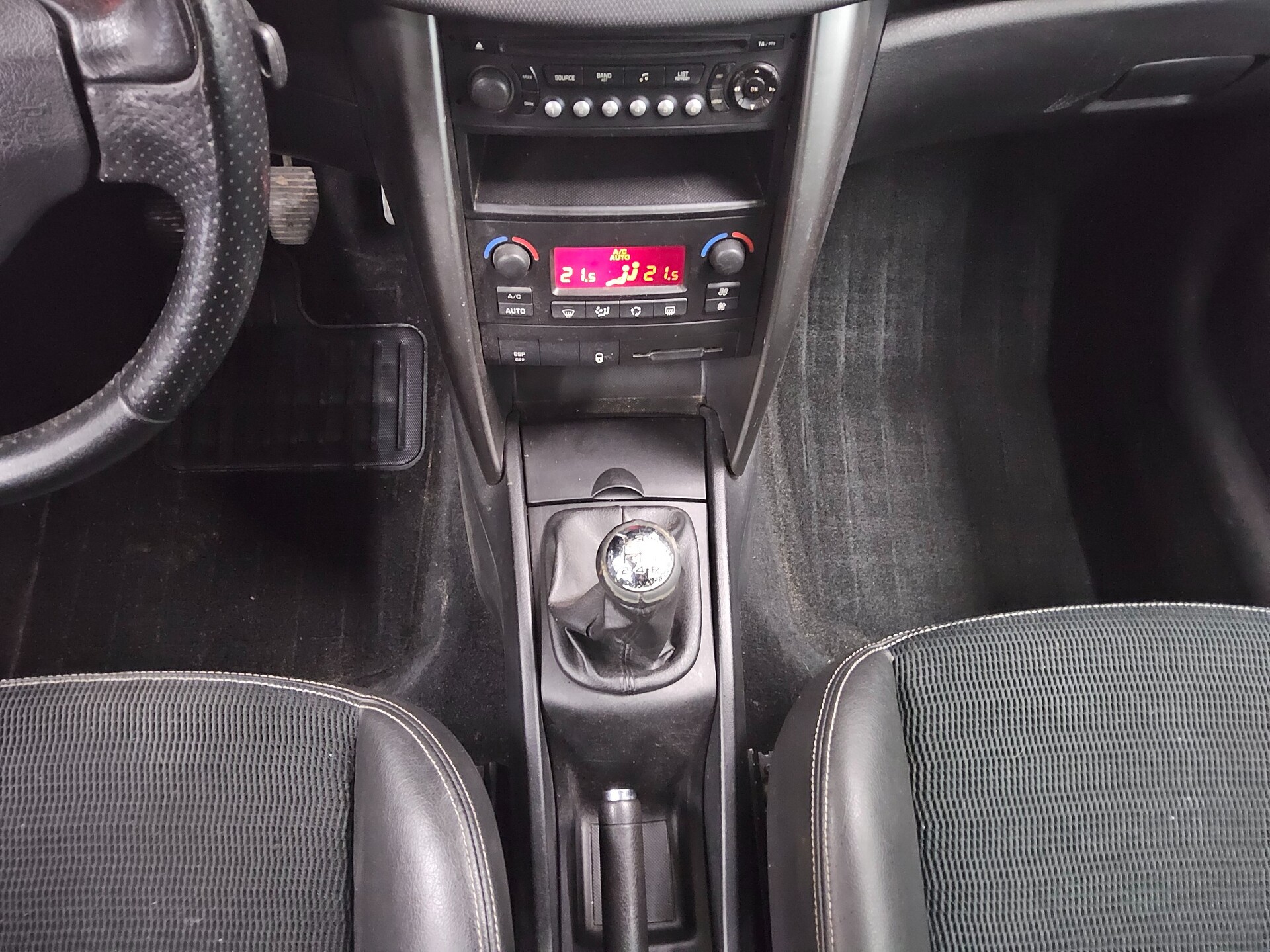 Peugeot 207 1.6 HDi FAP T-Leder Sound Pano Shz Tempomat 6