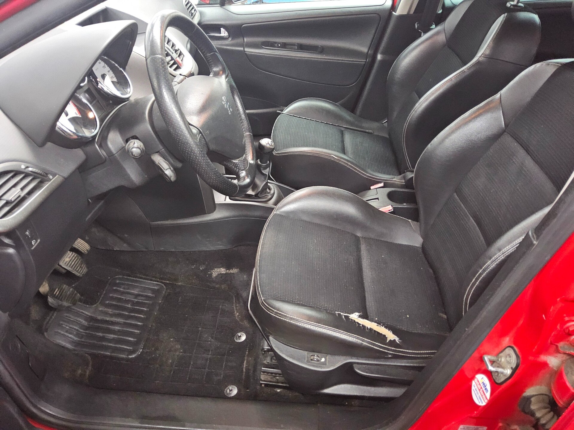 Peugeot 207 1.6 HDi FAP T-Leder Sound Pano Shz Tempomat 8