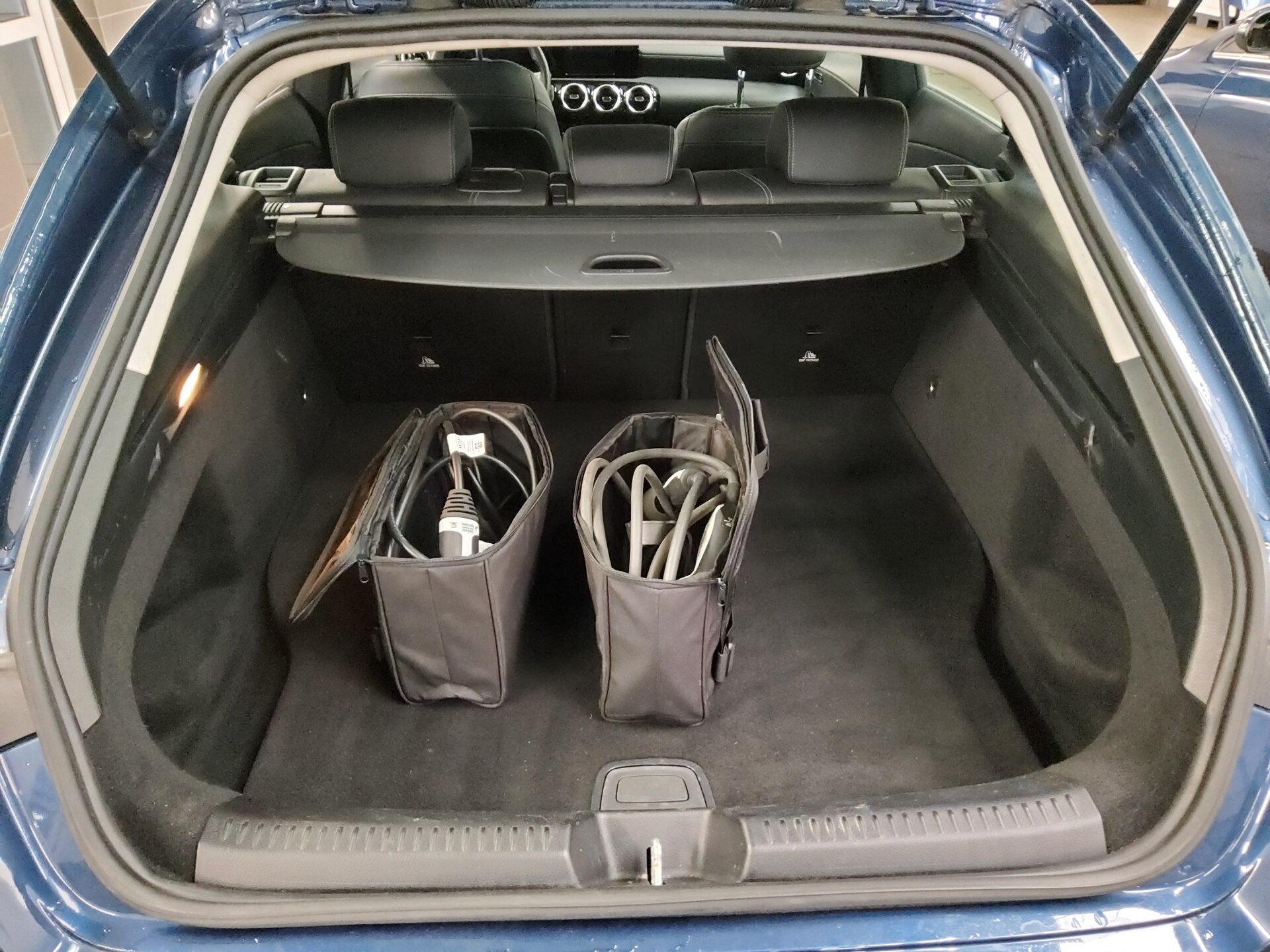 Mercedes-Benz CLA 250 Shooting Brake e Navi Multibeam RFK AHK 13