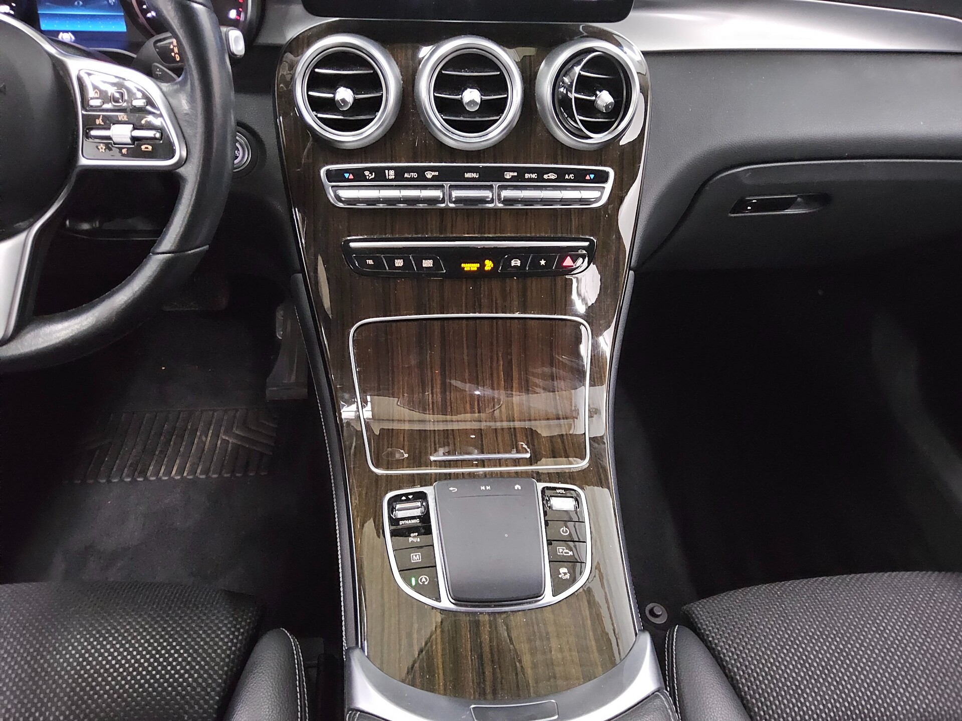 Mercedes-Benz GLC 220 d 4M Exclusive Navi LED Distr.+ RFK AHK 6