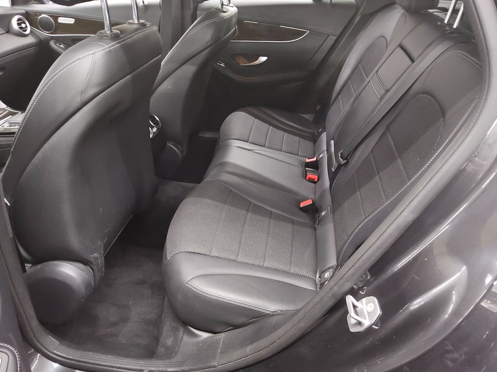 Mercedes-Benz GLC 220 d 4M Exclusive Navi LED Distr.+ RFK AHK 12