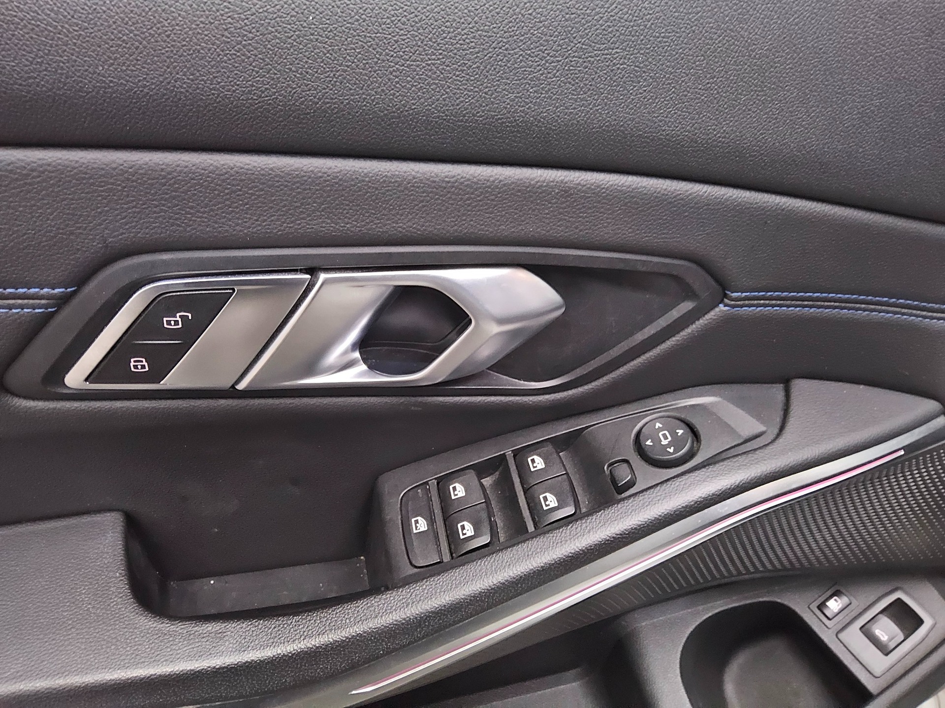 BMW 330e Touring M-Sport T-Leder Navi LED LC+ Shadow 9