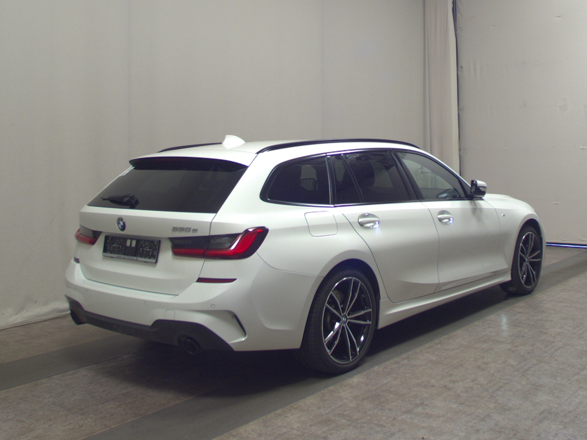 BMW 330e Touring M-Sport T-Leder Navi LED LC+ Shadow 4