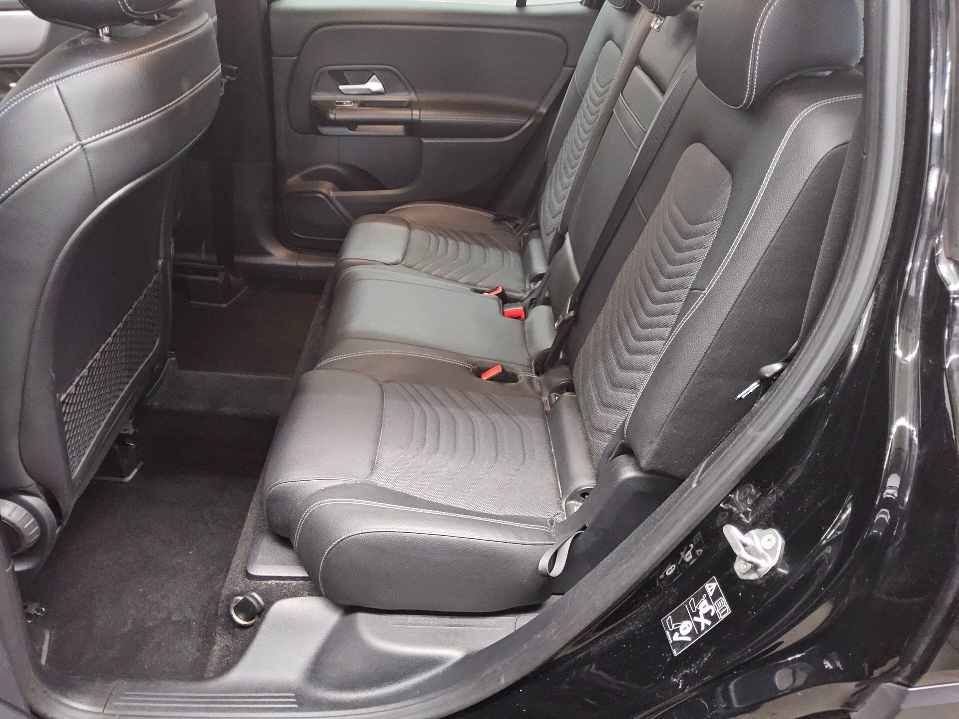 Mercedes-Benz GLB 200 d Style T-Leder Navi LED StHzg RfK MBUX 13