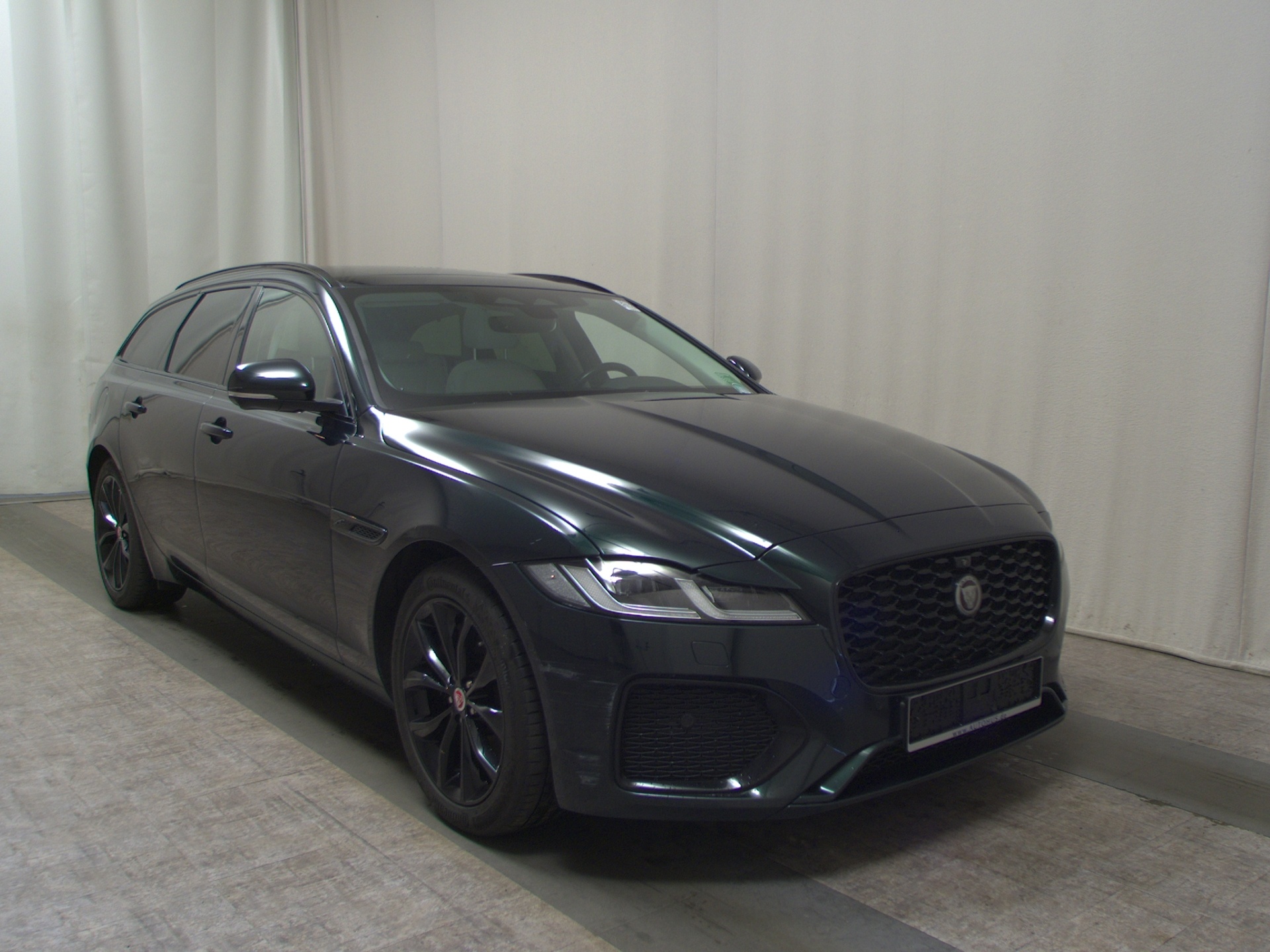 Jaguar XF D200 S Sportbrake Leder Navi LED Pano DC 3