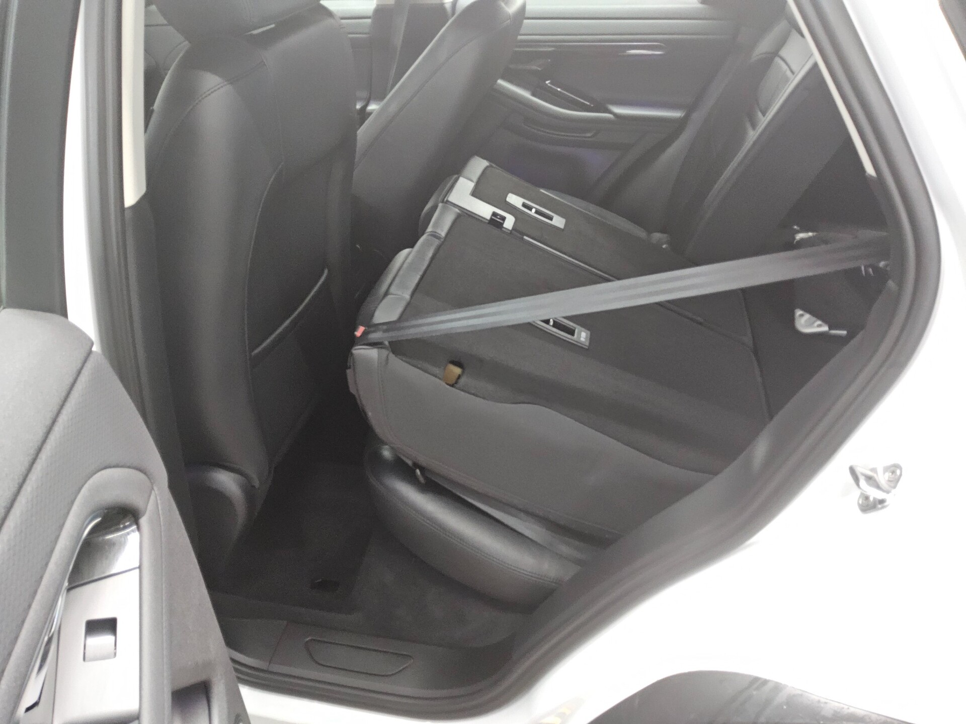 Land Rover Range Rover Evoque 1.5 P300e Hybrid Navi LED RFK 13