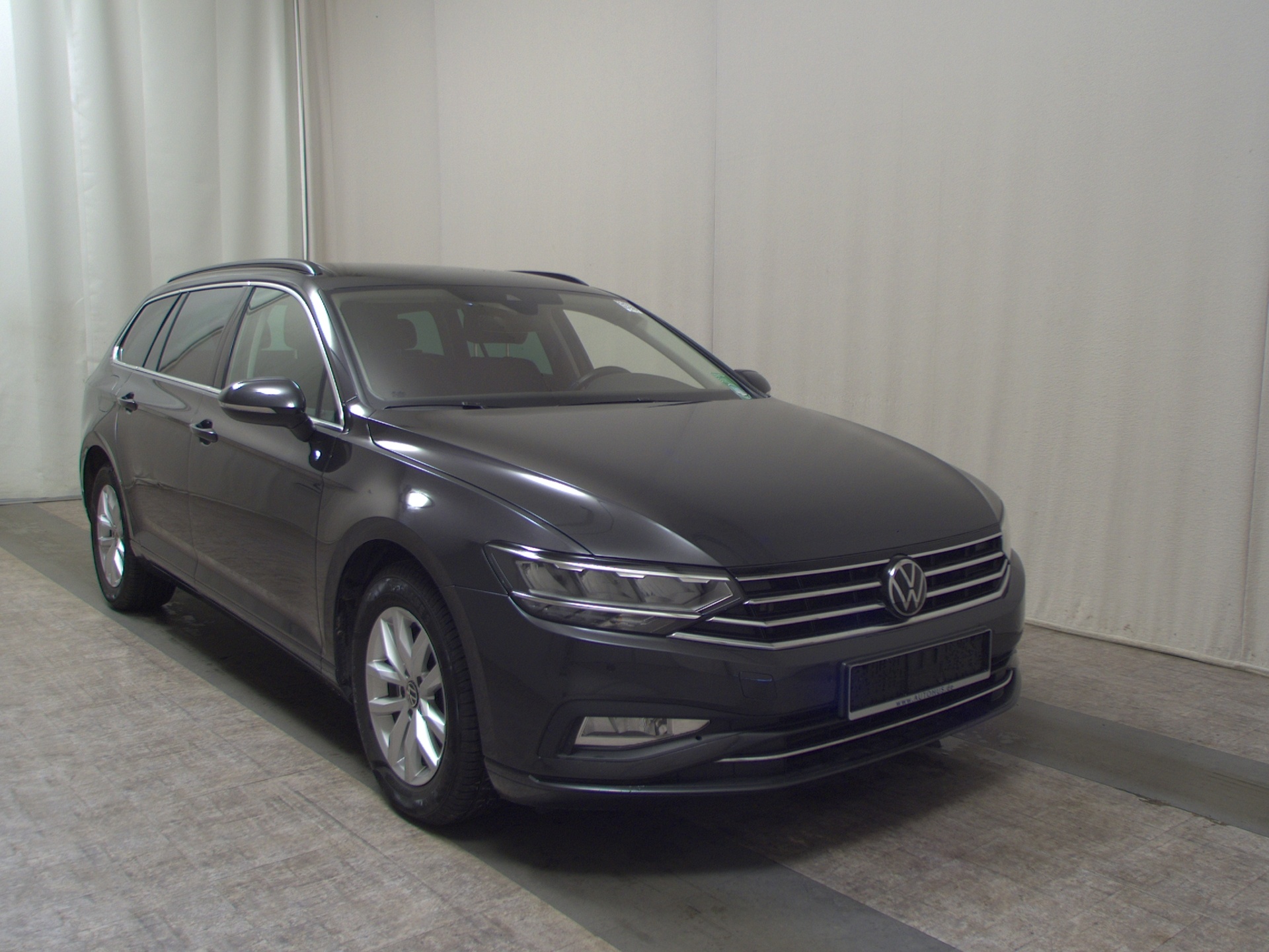 Volkswagen Passat Var. 2.0 TDI Business Navi LED AID 3