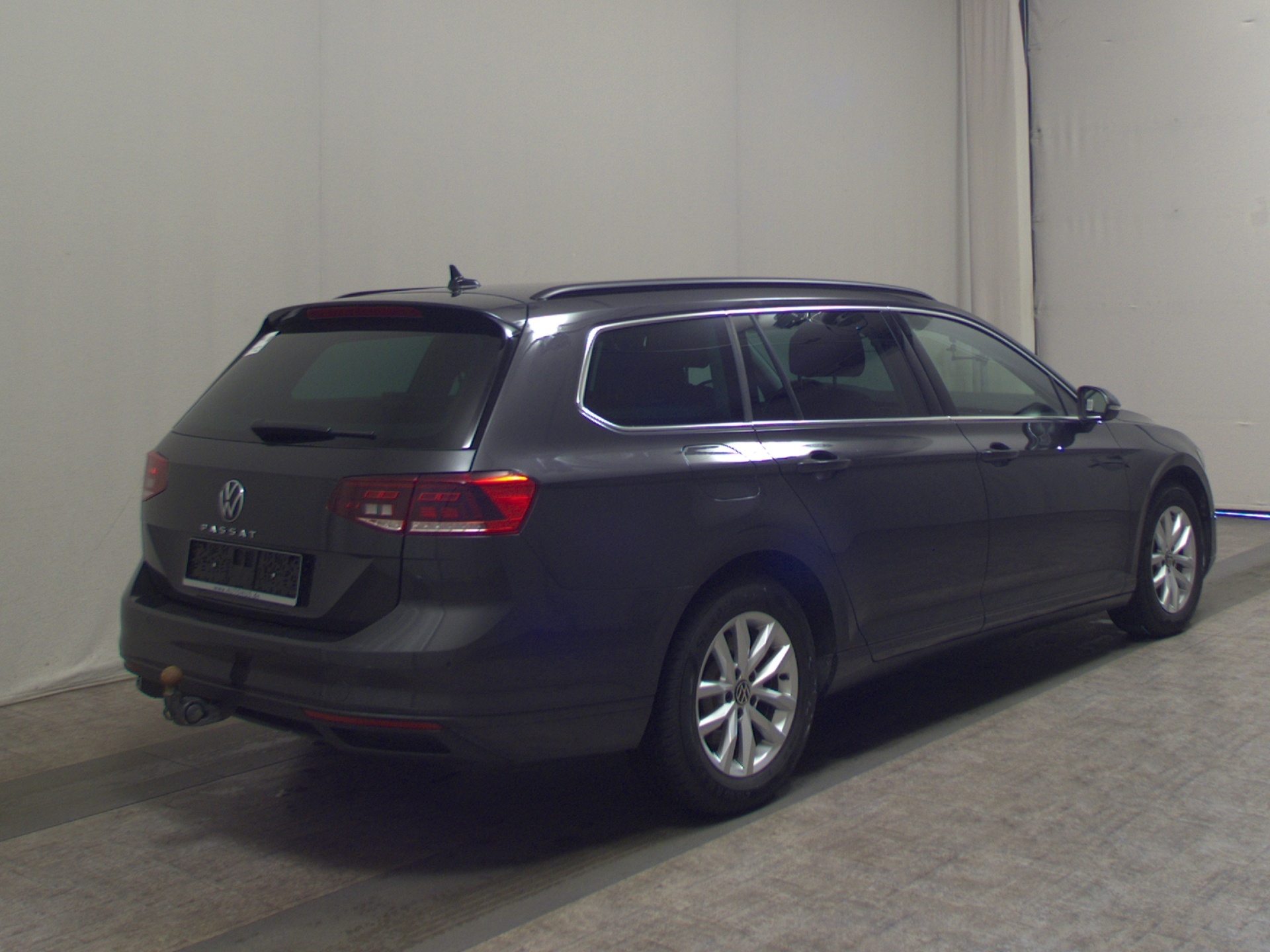 Volkswagen Passat Var. 2.0 TDI Business Navi LED AID 4