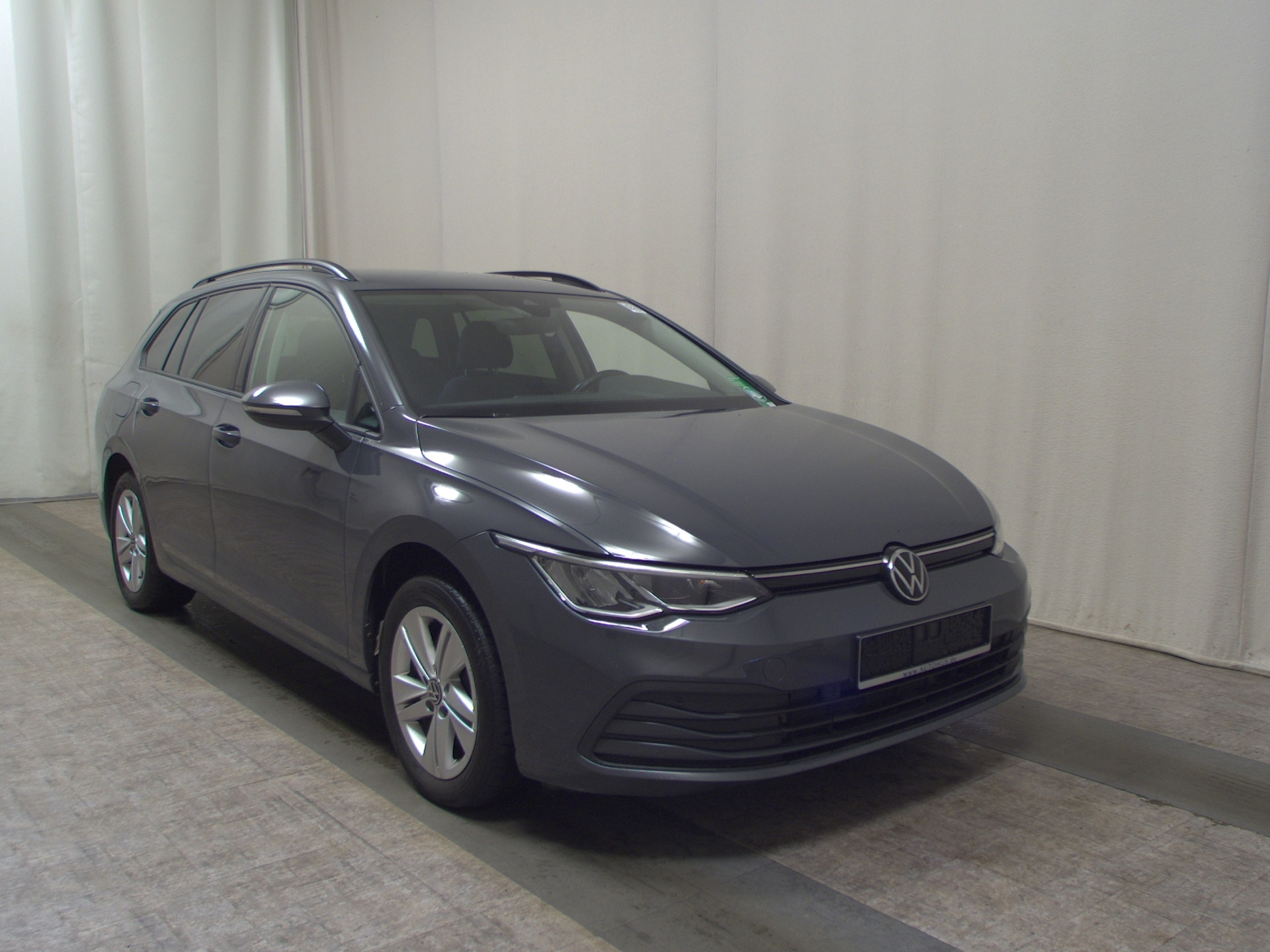 Volkswagen Golf-8 Var. 2.0 TDI Life Navi LED DC ACC 3