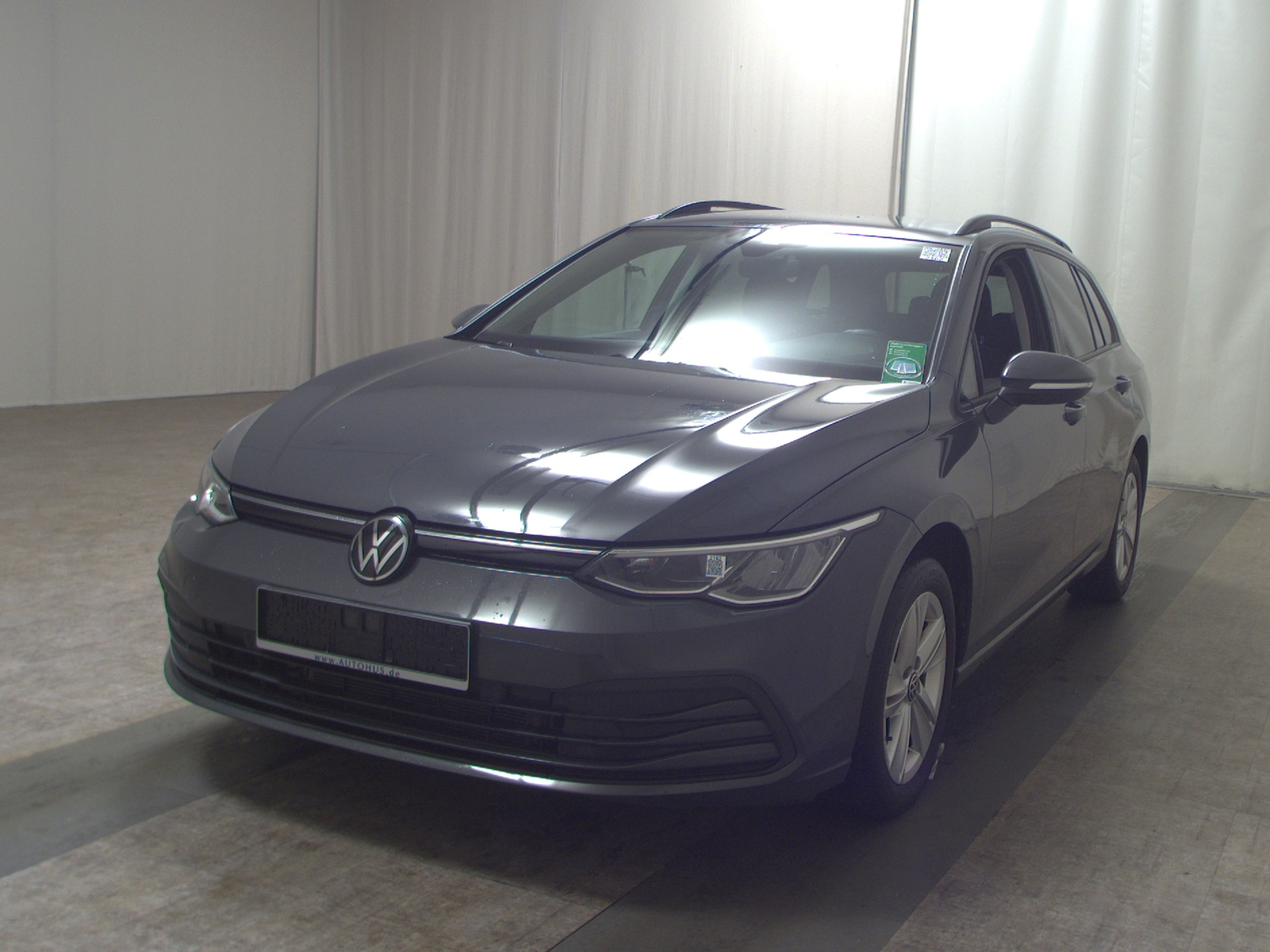 Volkswagen Golf-8 Var. 2.0 TDI Life Navi LED DC ACC 2