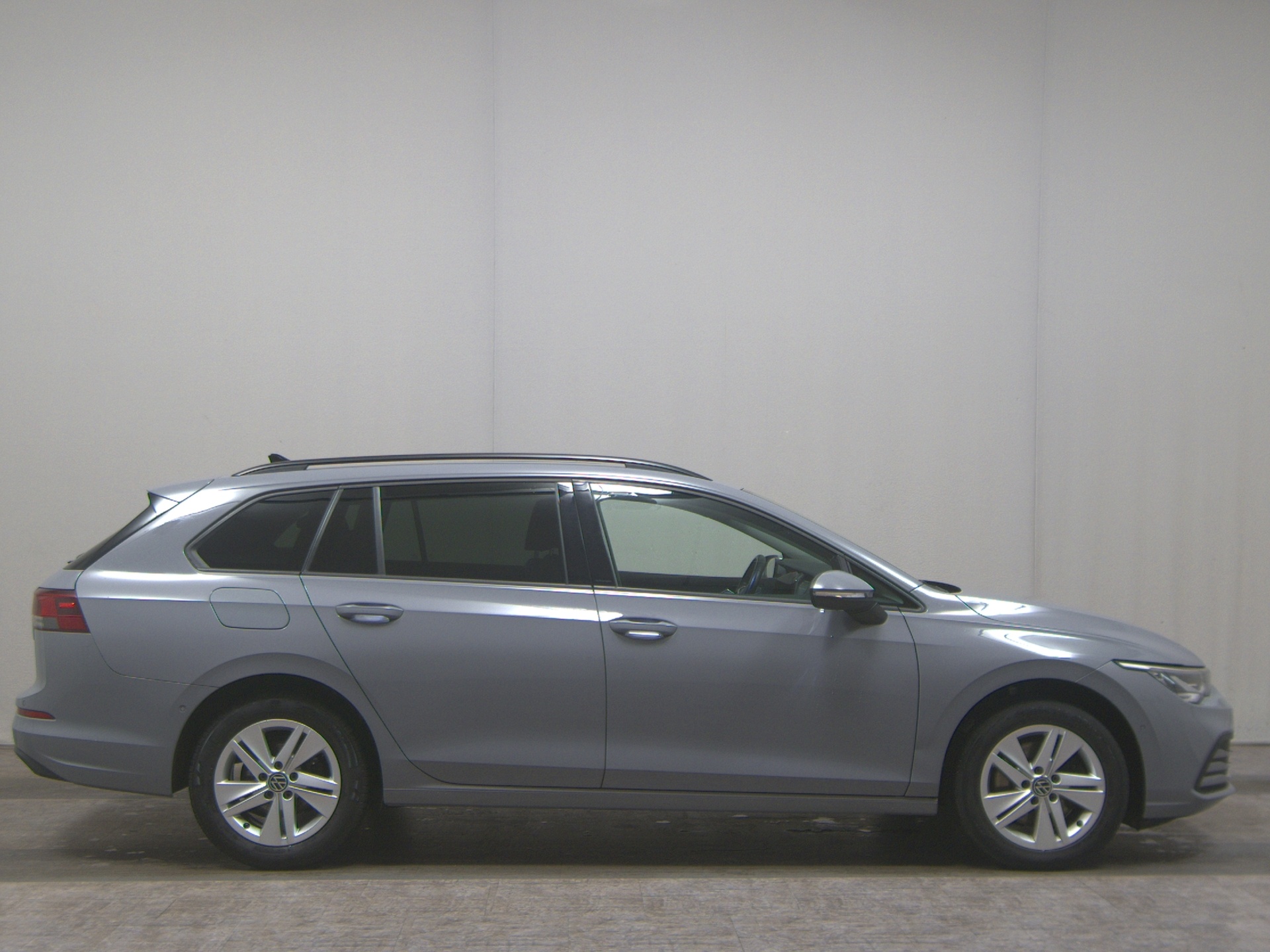 Volkswagen Golf-8 Var. 2.0 TDI Life Navi LED DC ACC RFK