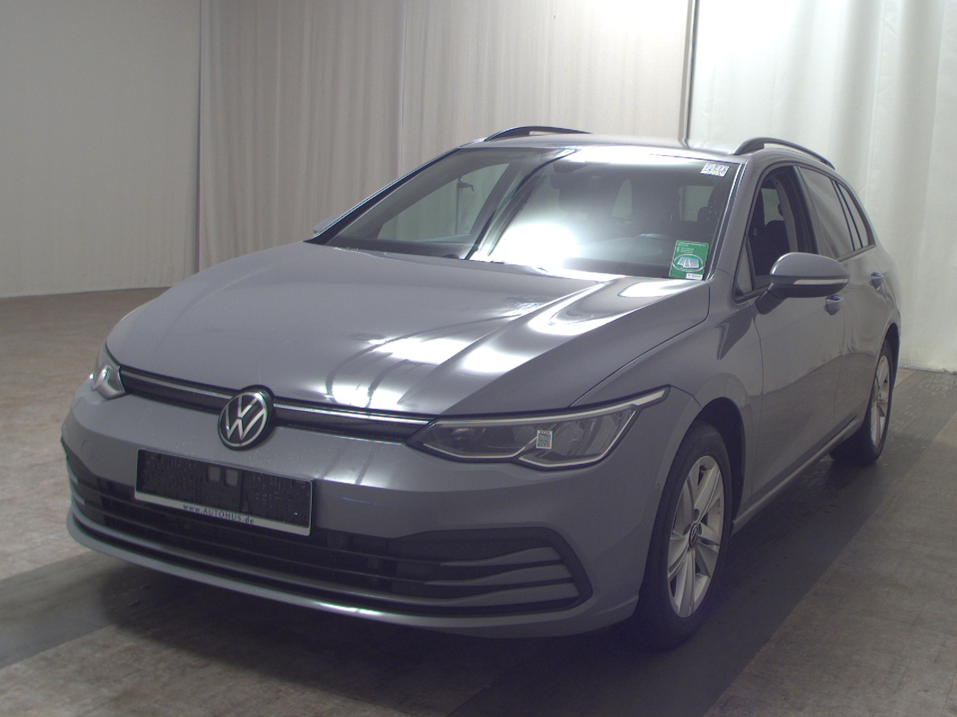 Volkswagen Golf-8 Var. 2.0 TDI Life Navi LED DC ACC RFK 2