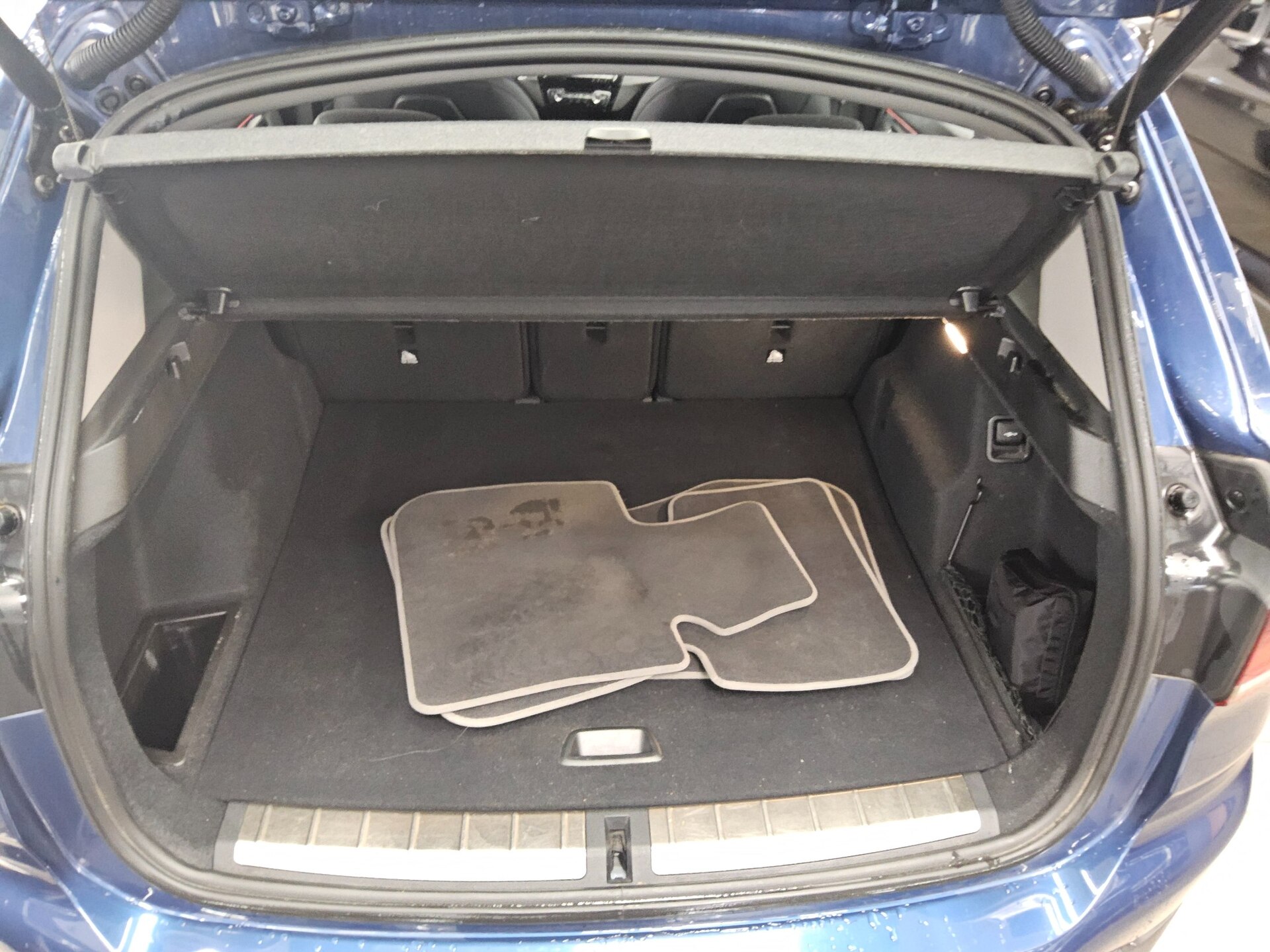 BMW X1 xDrive25d Sport-Line T-Leder Navi LED RFK AHK 11