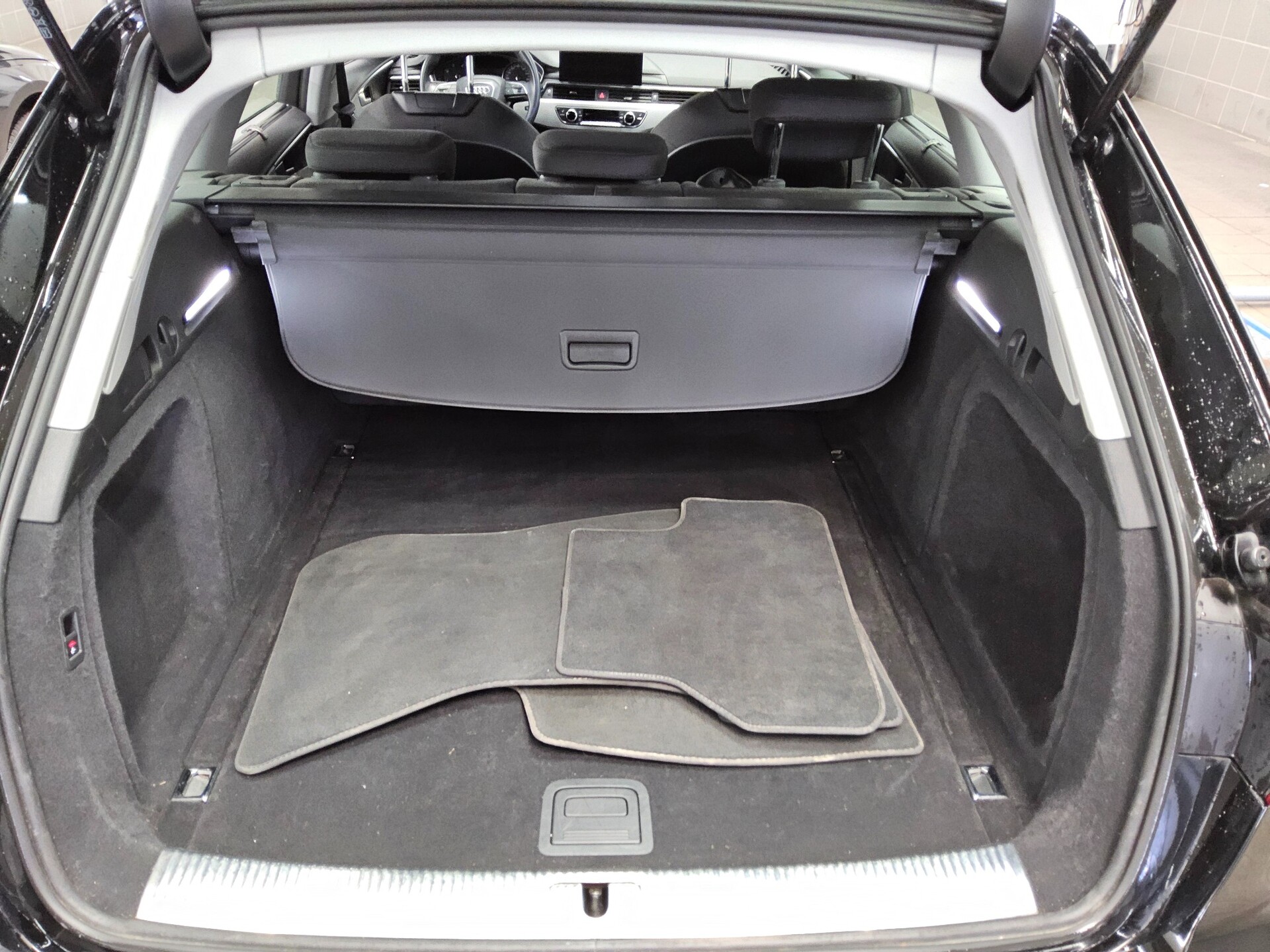 Audi A4 Avant 40 TDI advanced Navi LED RfK AHK ACC 11