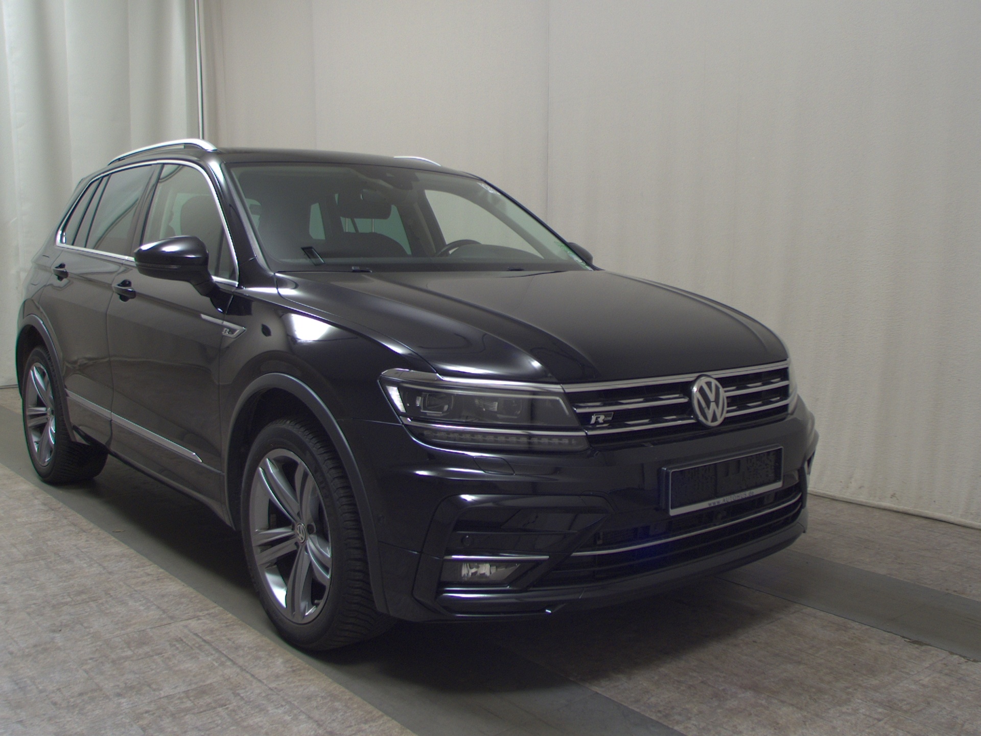 Volkswagen Tiguan 2.0 TSI 4M Highline Navi LED AID Pano HuD 3