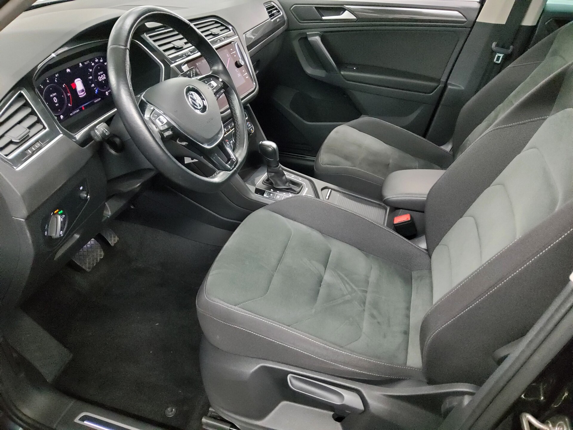 Volkswagen Tiguan 2.0 TSI 4M Highline Navi LED AID Pano HuD 9