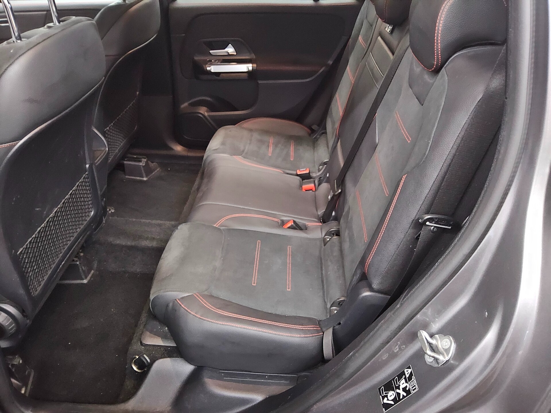 Mercedes-Benz GLB 200 d AMG-Line Night Navi Multibeam AHK RFK 13