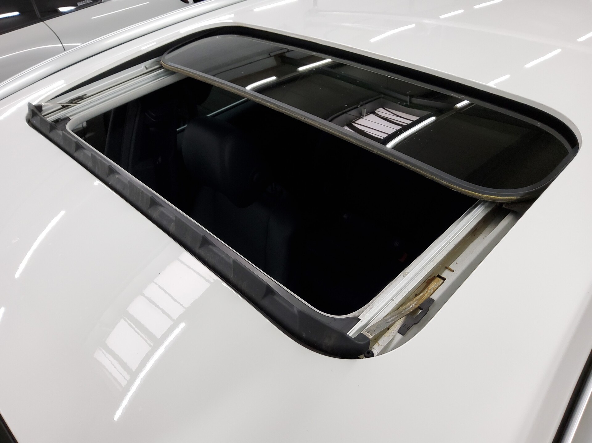 Mercedes-Benz E 300 T de Avantgarde Leder Navi LED RfK HuD AHK 13