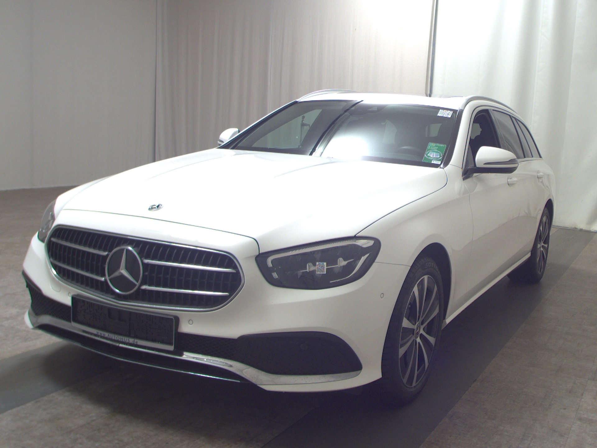 Mercedes-Benz E 300 T de Avantgarde Leder Navi LED RfK HuD AHK 2