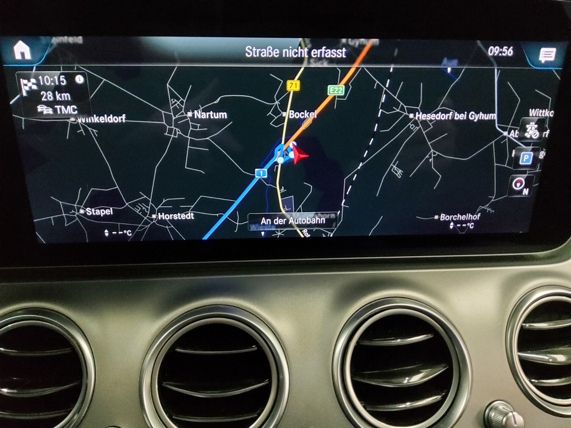 Mercedes-Benz E 300 T de Avantgarde Leder Navi LED RfK HuD AHK 7