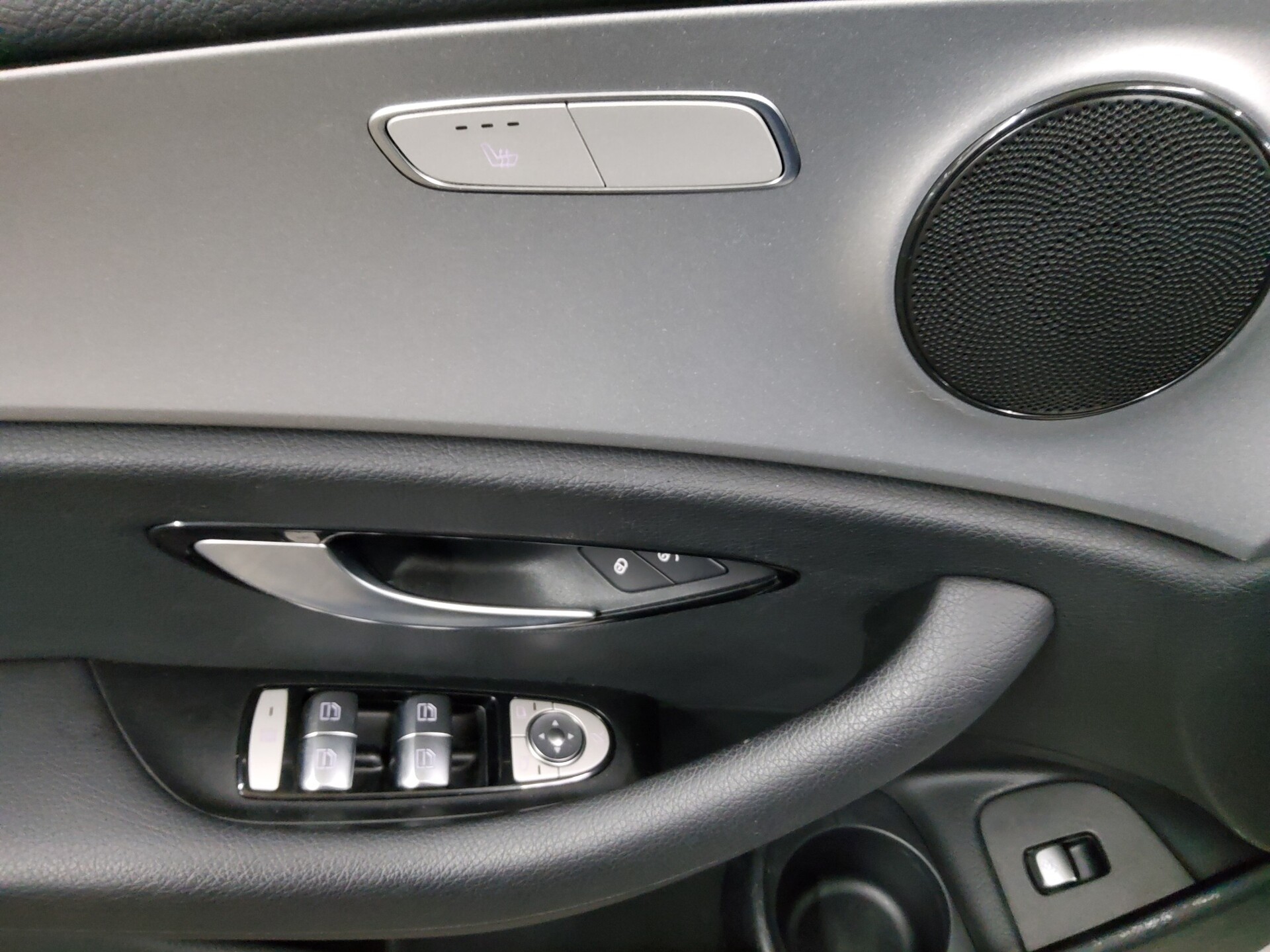 Mercedes-Benz E 300 T de Avantgarde Leder Navi LED RfK HuD AHK 10