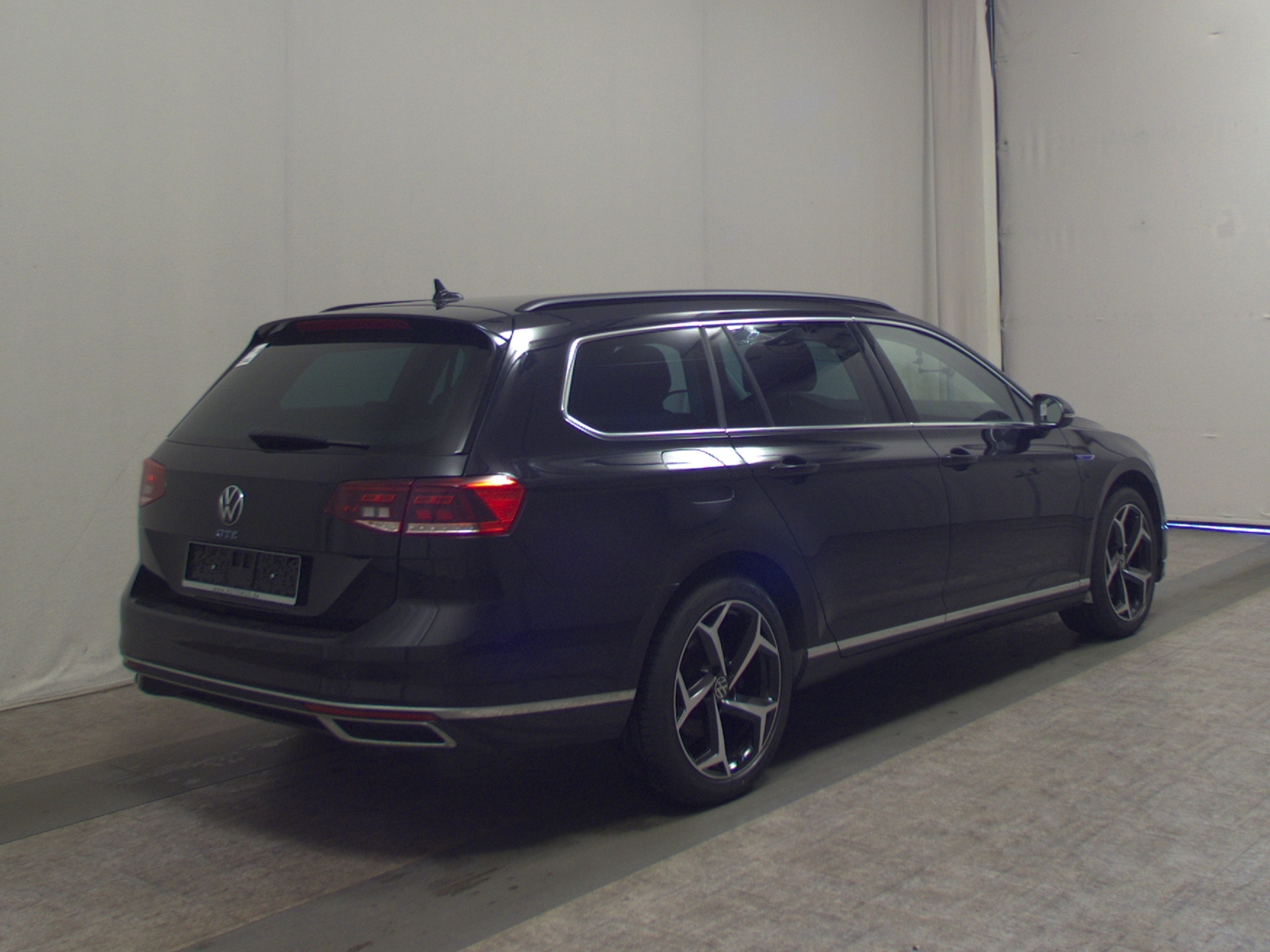 Volkswagen Passat Var. GTE 1.4 TSI Navi LED DC HuD StHzg 4