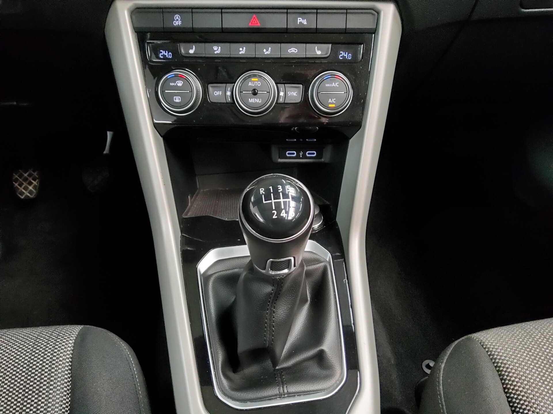 Volkswagen T-Roc 1.0 TSI Cabriolet Style Navi PDC SHZ ACC 7