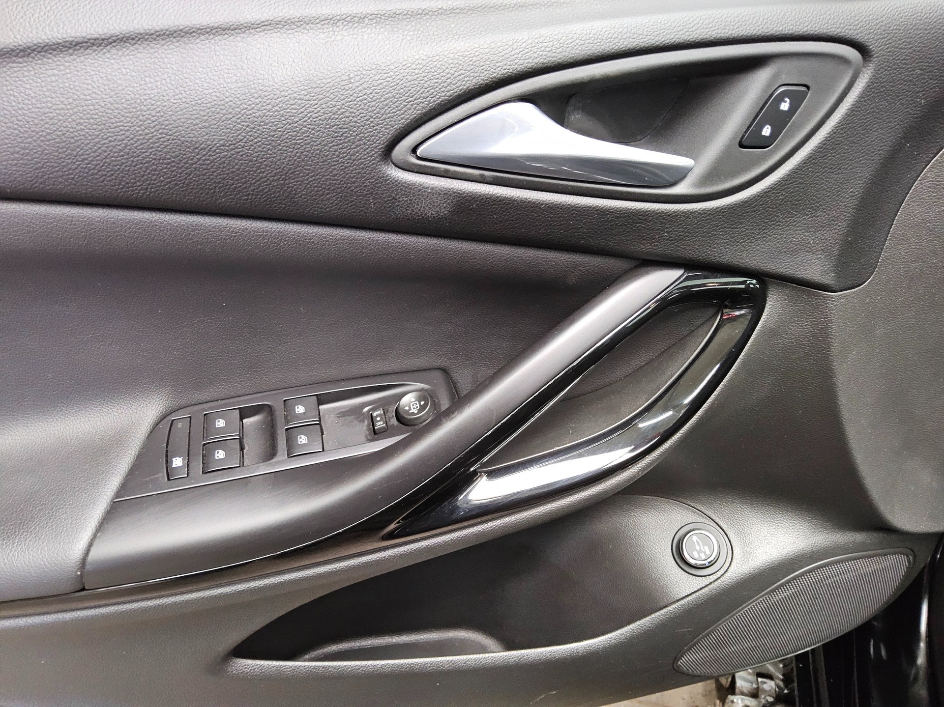 Opel Astra ST 1.5 D Business Elegance Navi LED RfK 9