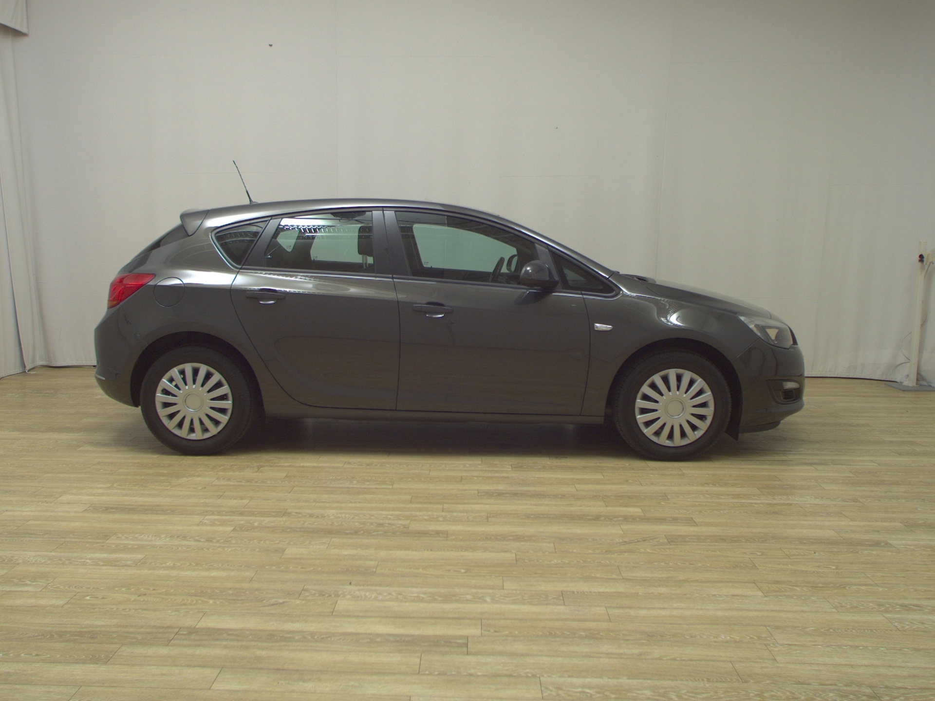 Opel Astra 1.6 Selection Klima USB PDC Radio Tempomat