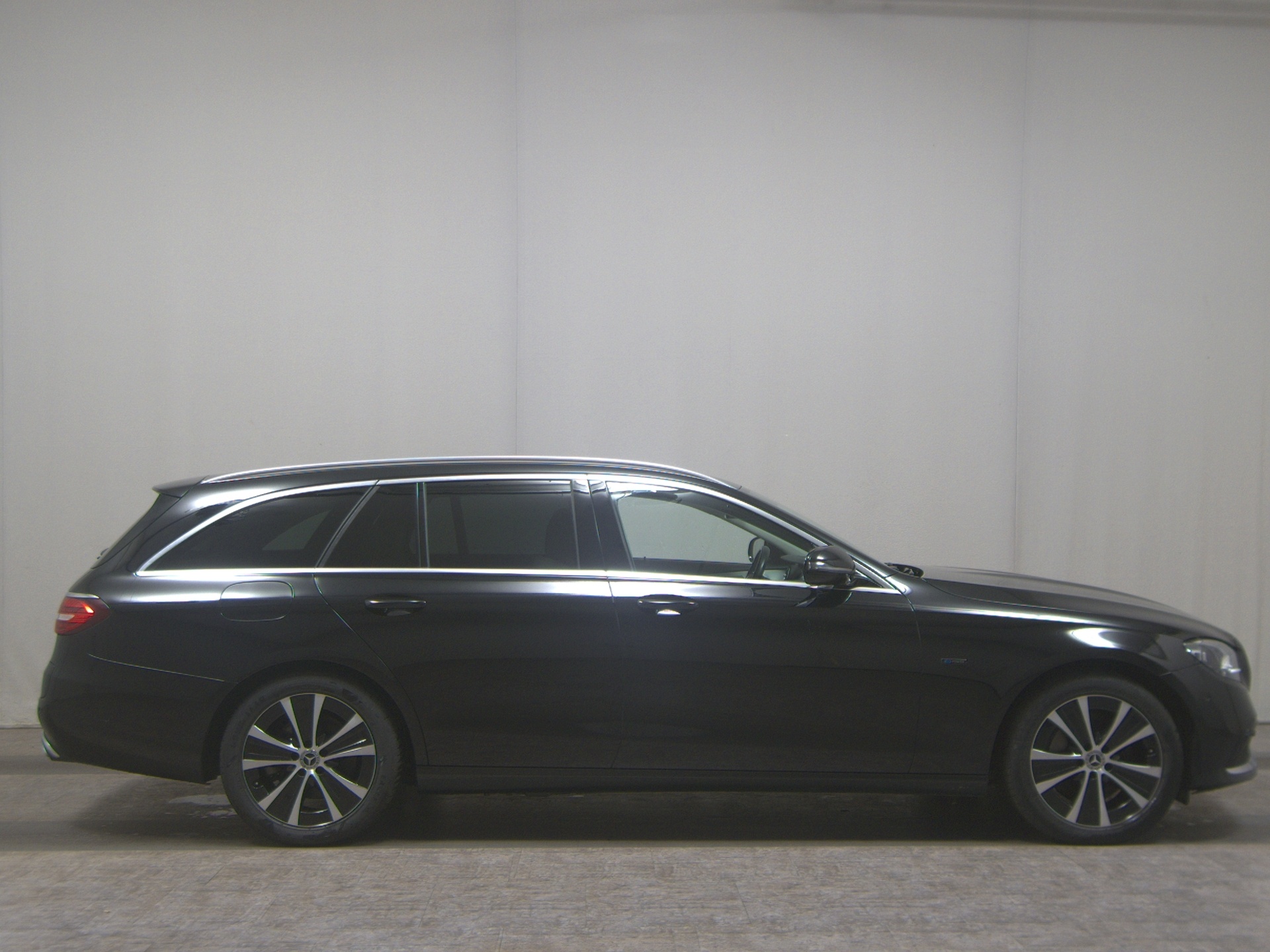 Mercedes-Benz E 300 T e Avantgarde Navi LED Widescreen GSD RFK